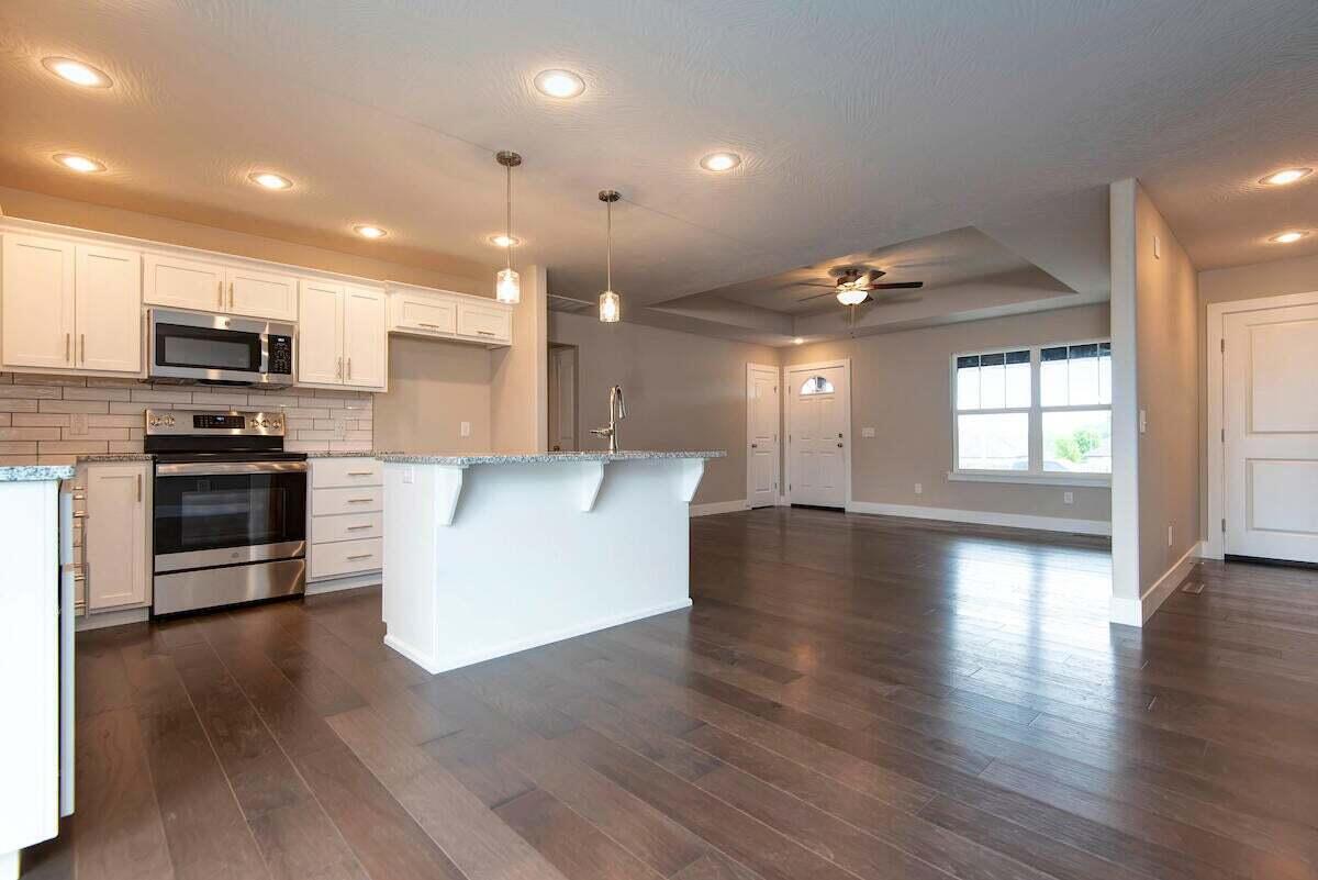 539 Spring Meadow Drive Property Photo 8