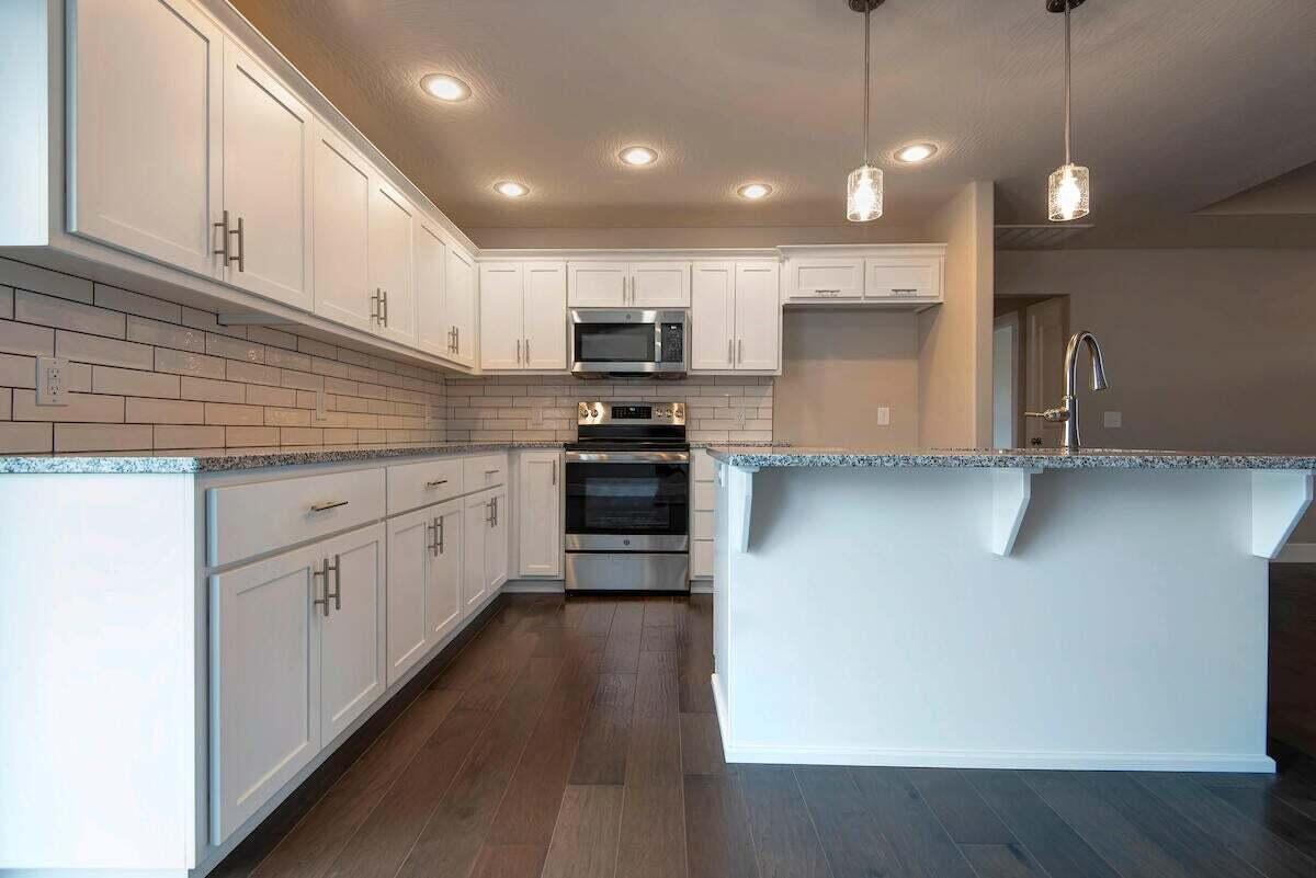 539 Spring Meadow Drive Property Photo 9