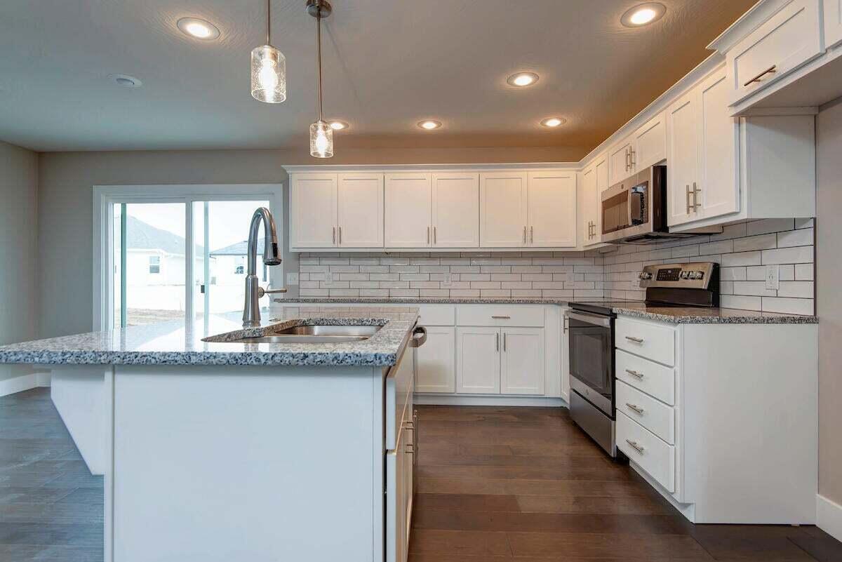 539 Spring Meadow Drive Property Photo 11