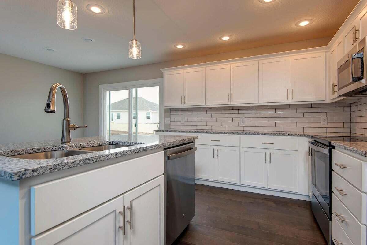 539 Spring Meadow Drive Property Photo 12