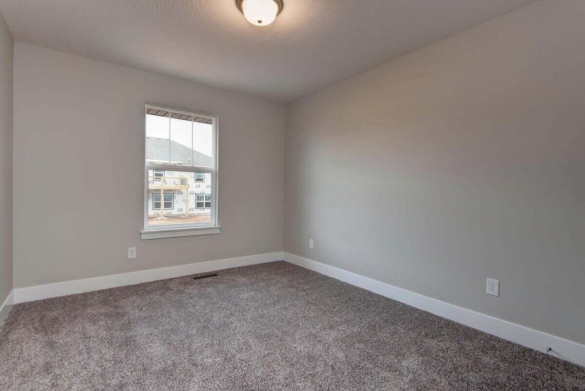 539 Spring Meadow Drive Property Photo 16