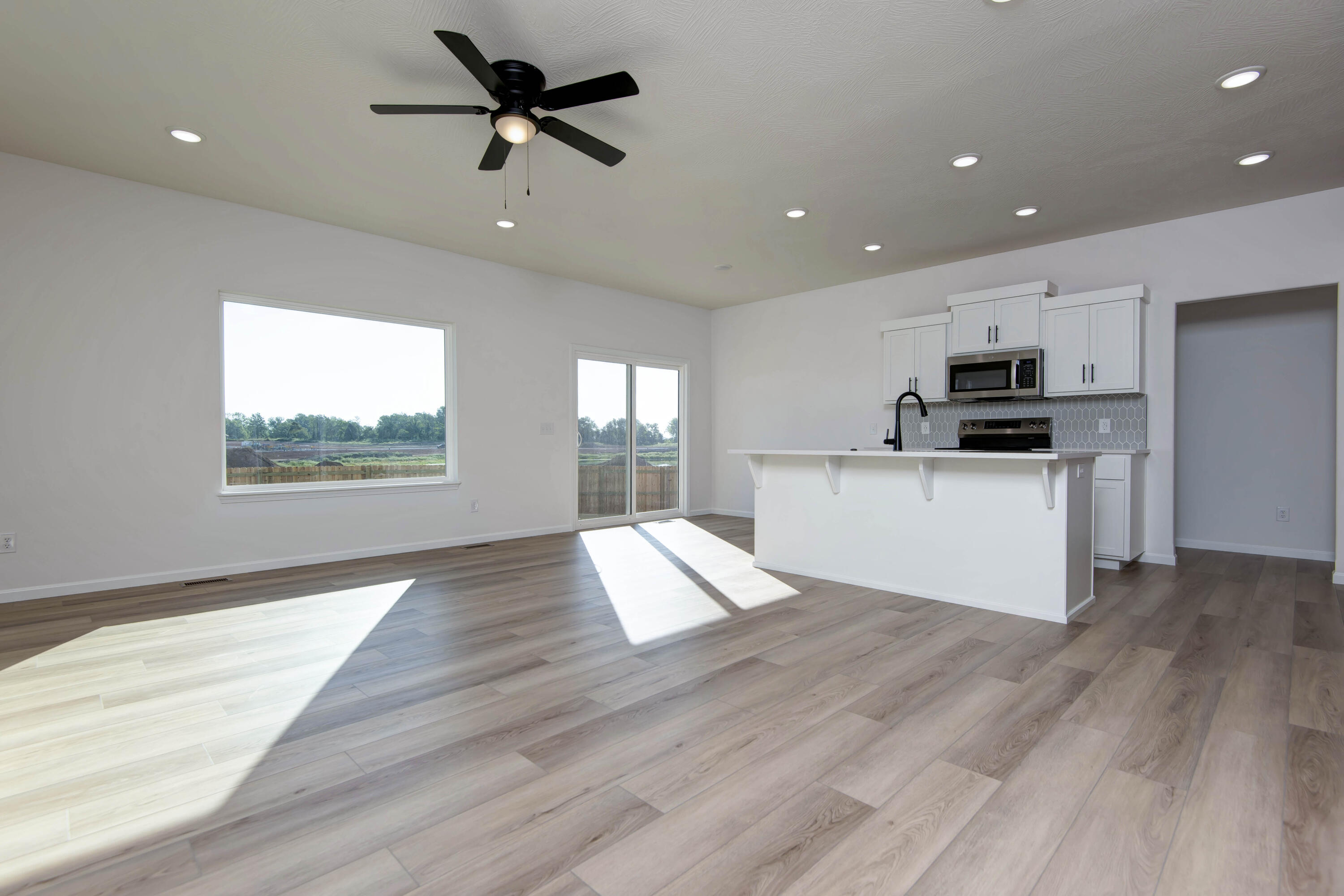 547 Spring Meadow Drive Property Photo 11