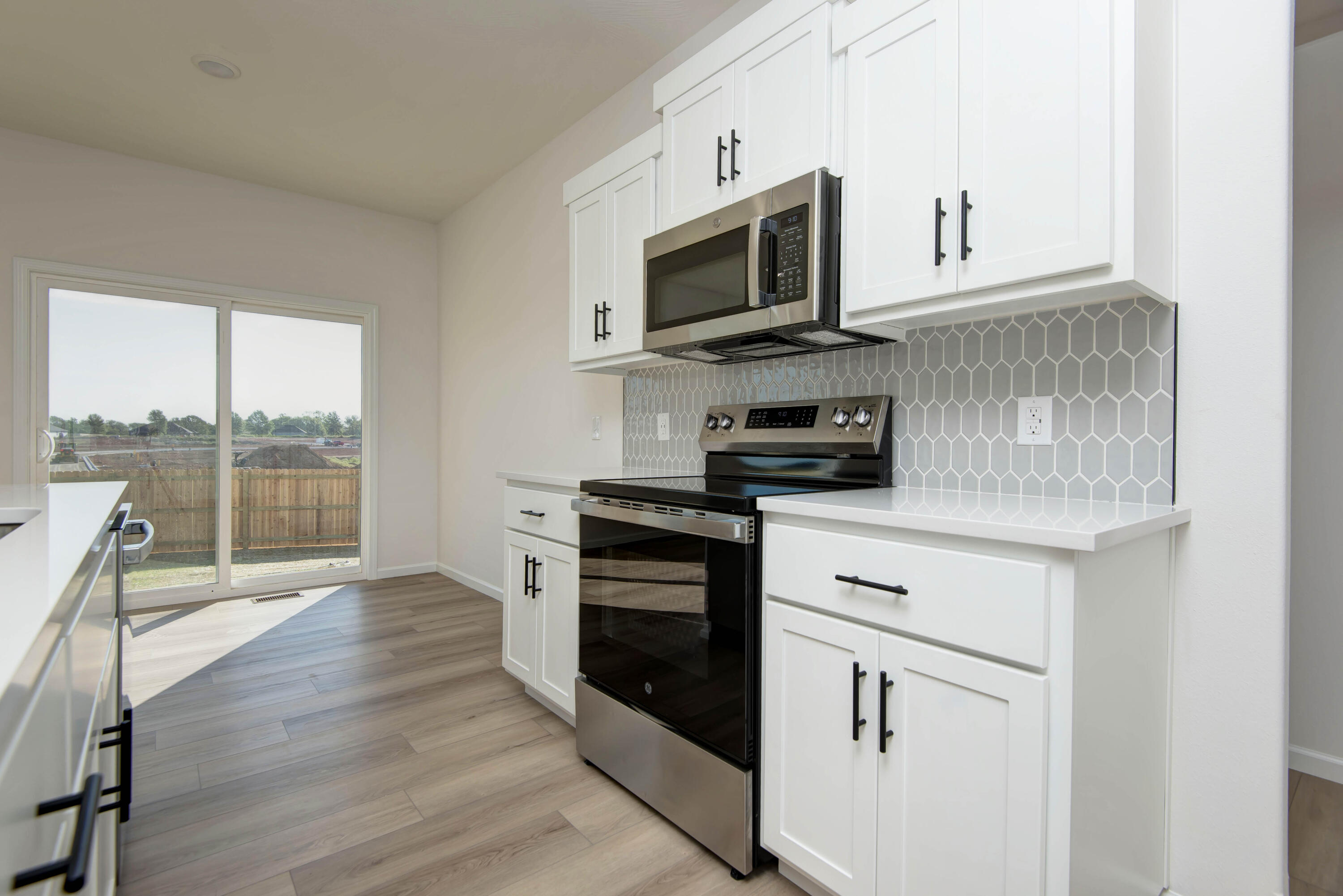 547 Spring Meadow Drive Property Photo 14