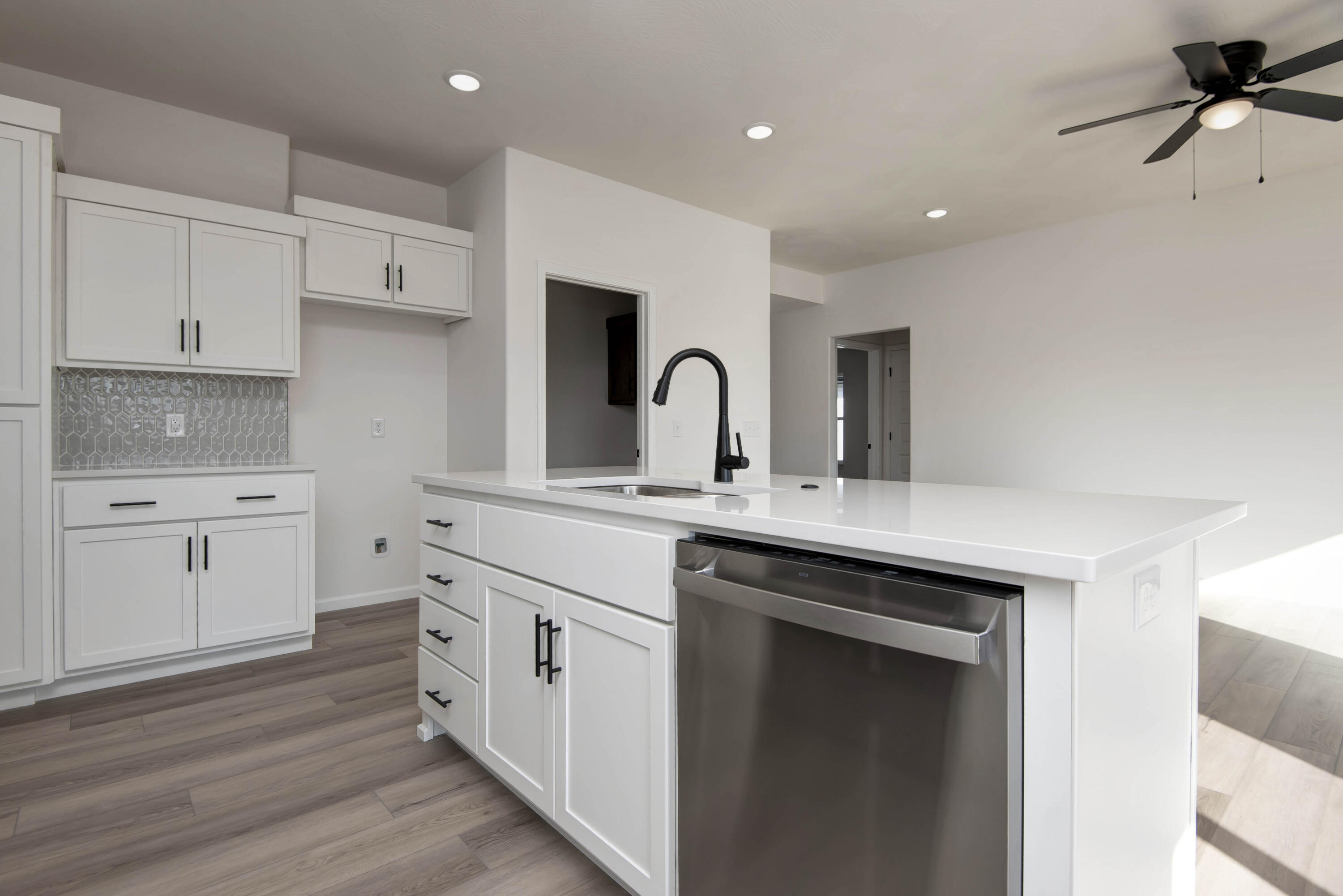 547 Spring Meadow Drive Property Photo 17