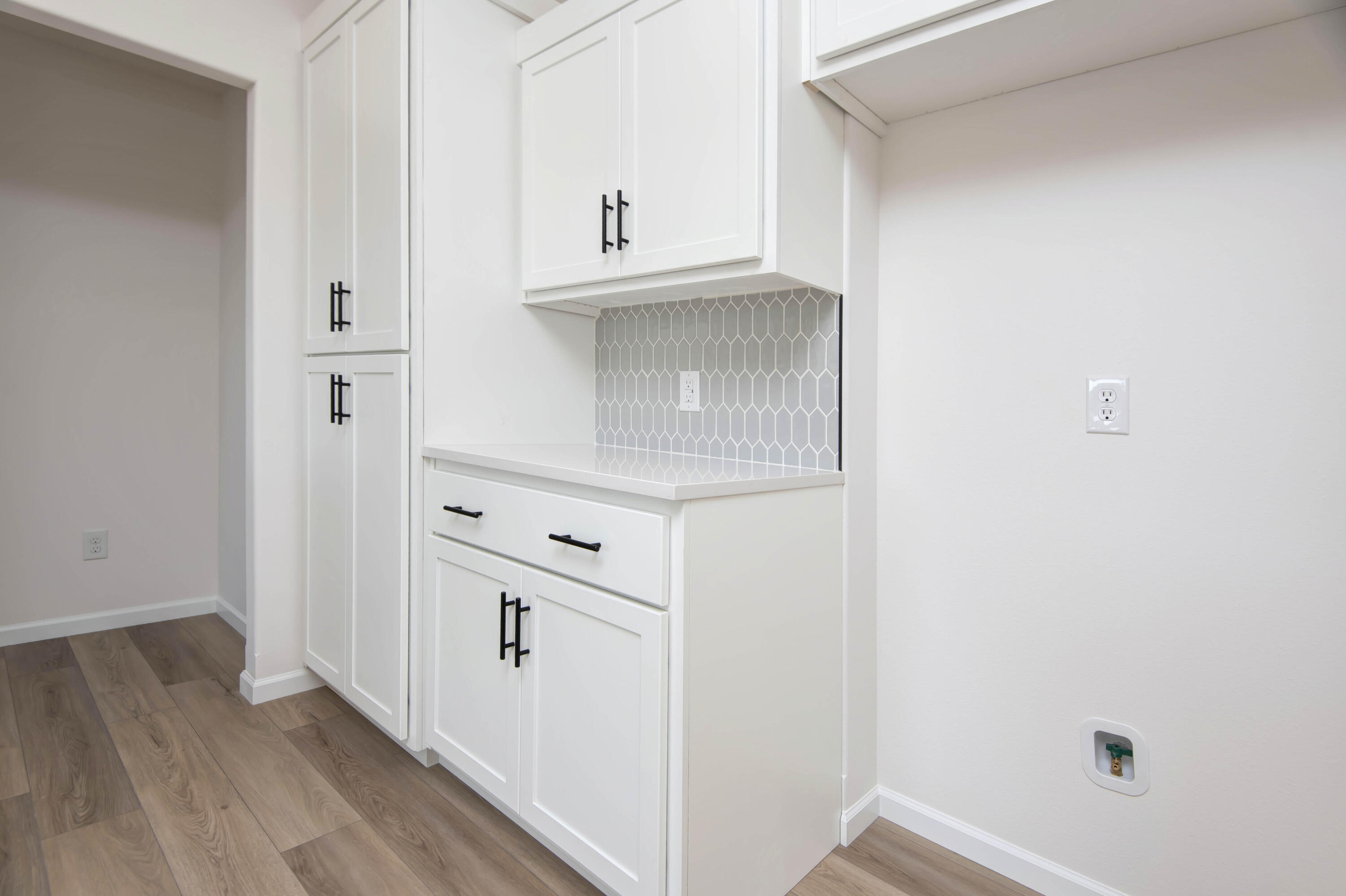547 Spring Meadow Drive Property Photo 18