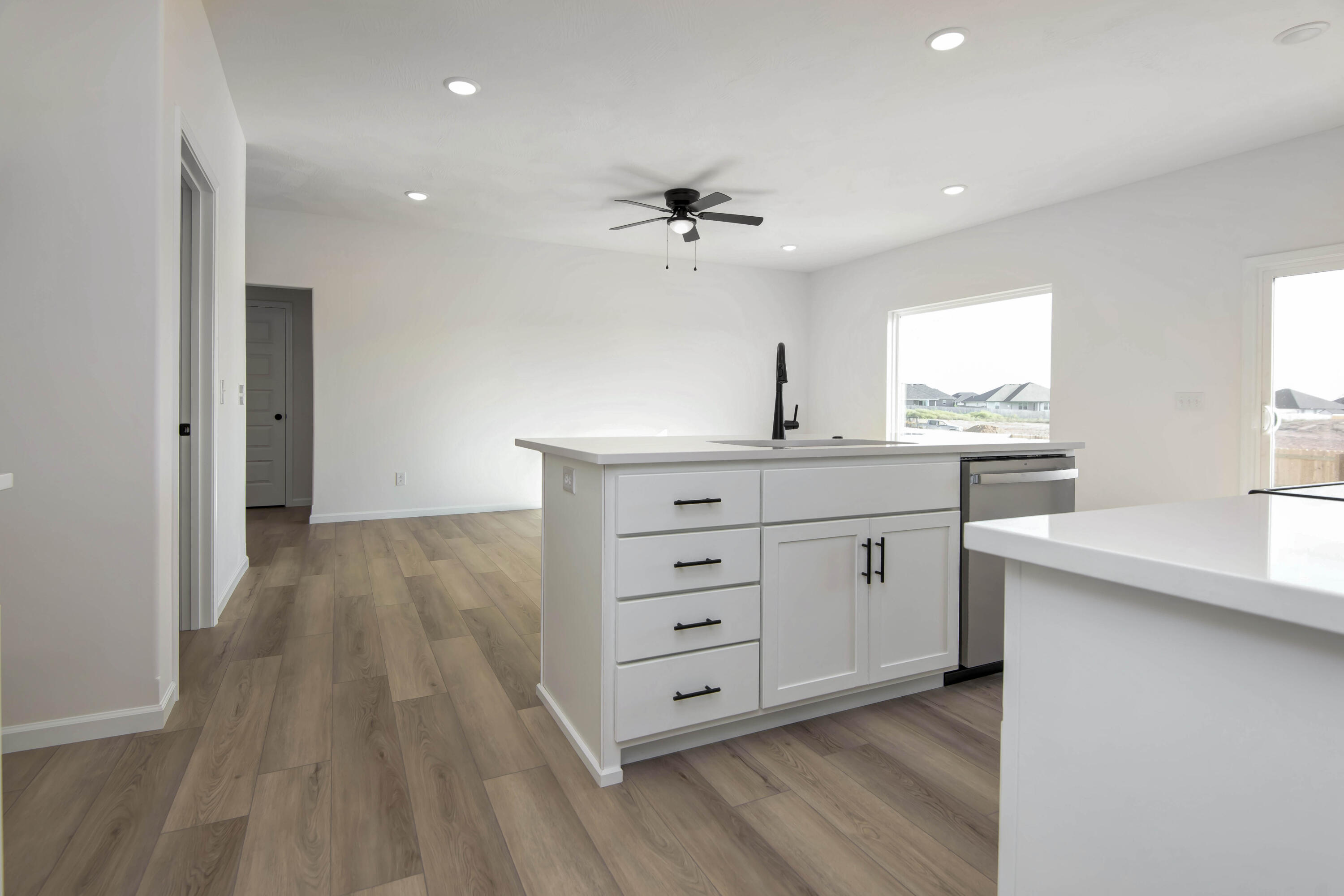547 Spring Meadow Drive Property Photo 20