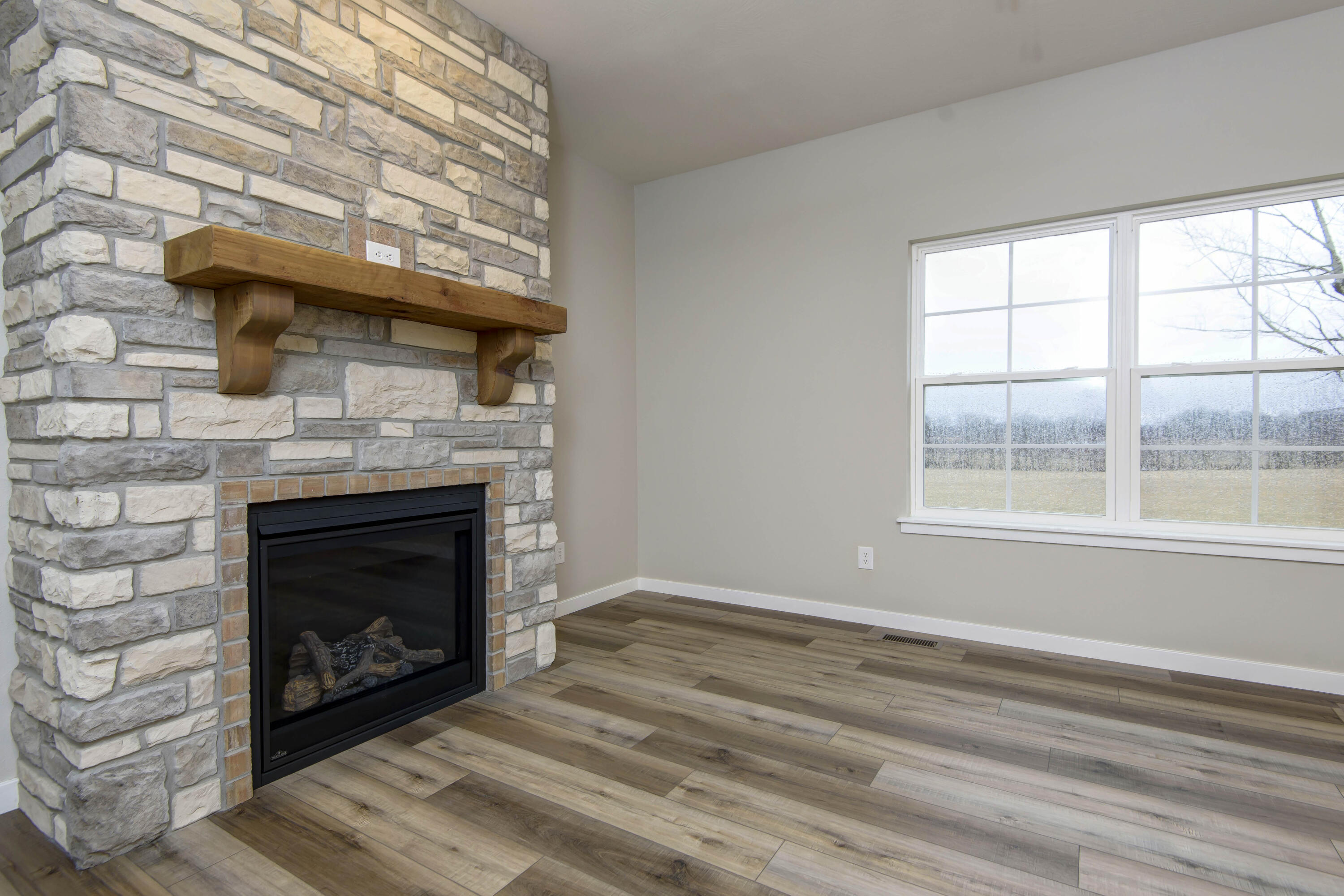551 Spring Meadow Drive Property Photo 9