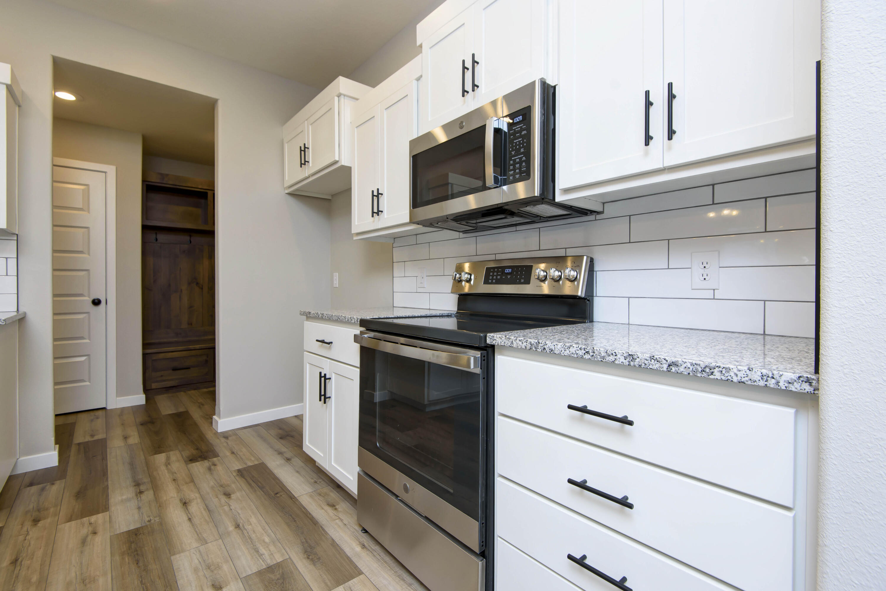 551 Spring Meadow Drive Property Photo 12