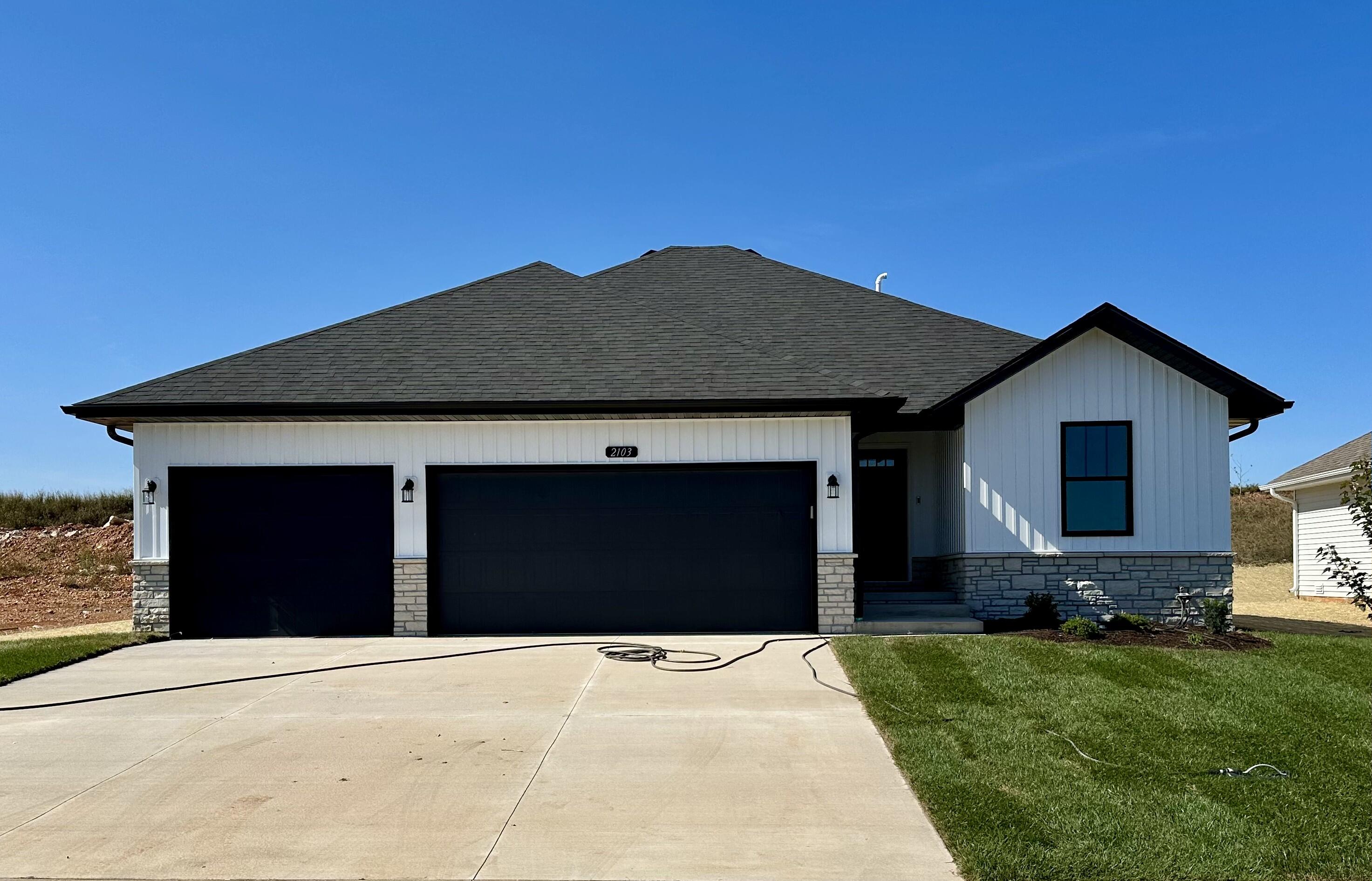 553 Spring Meadow Drive Property Photo 1