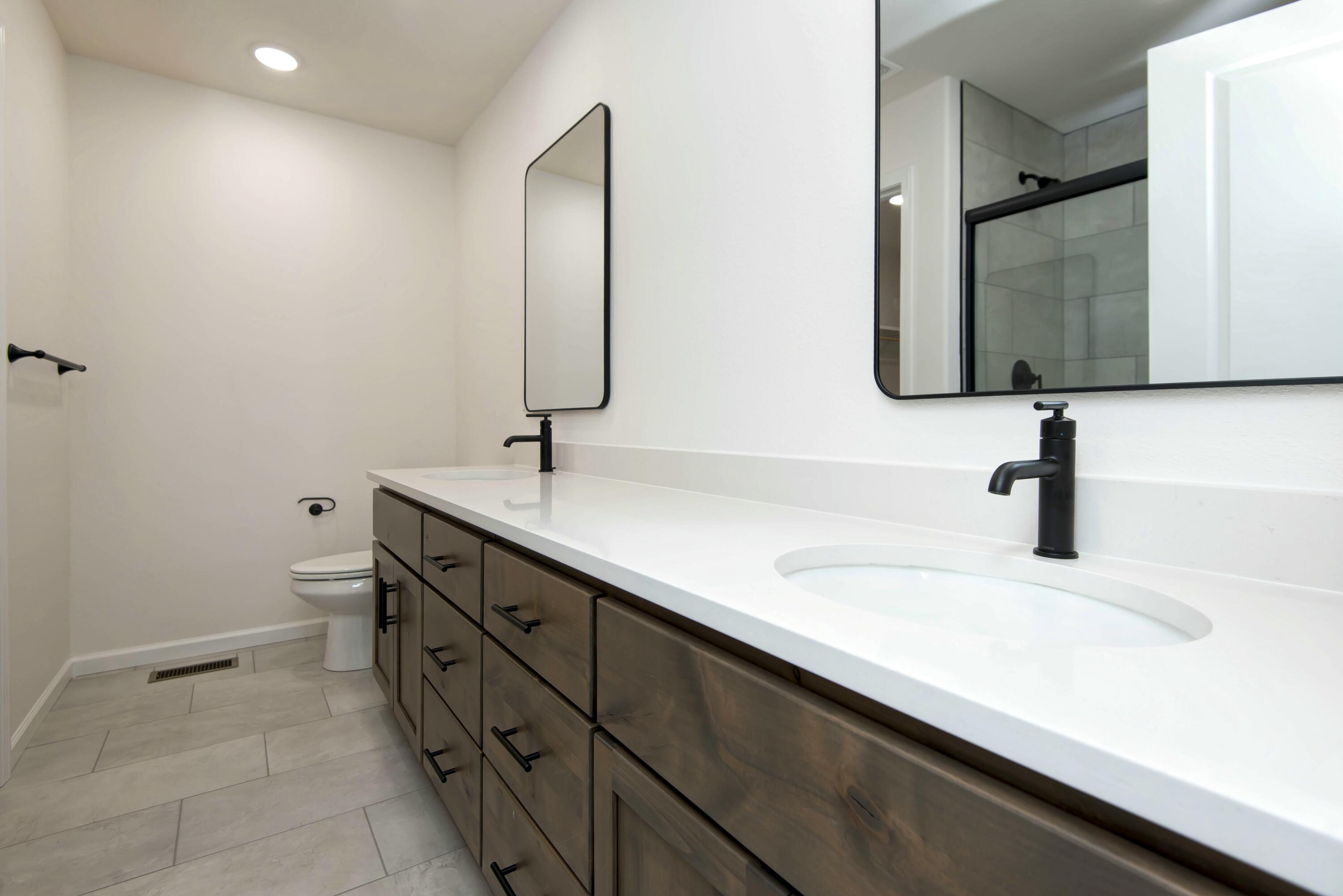 553 Spring Meadow Drive Property Photo 12