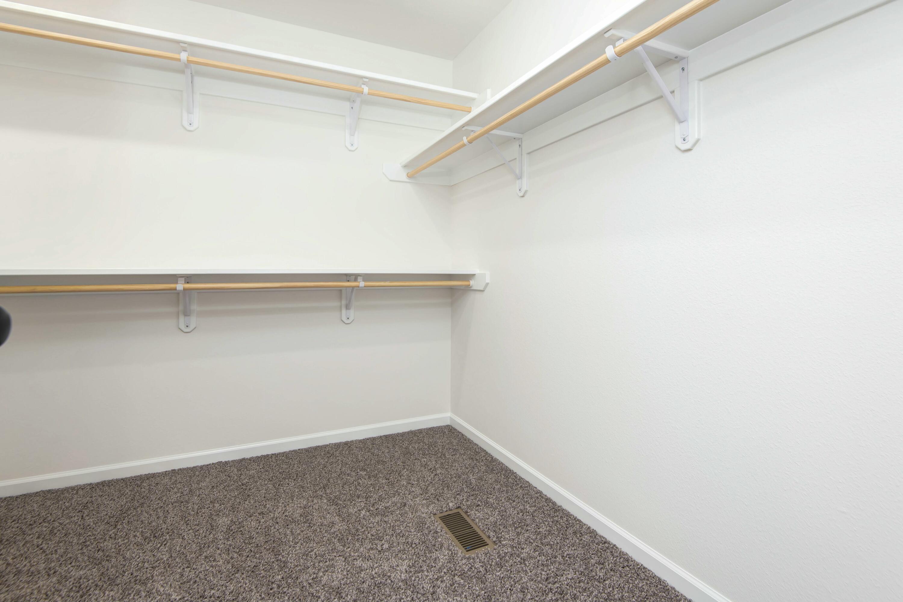 553 Spring Meadow Drive Property Photo 13