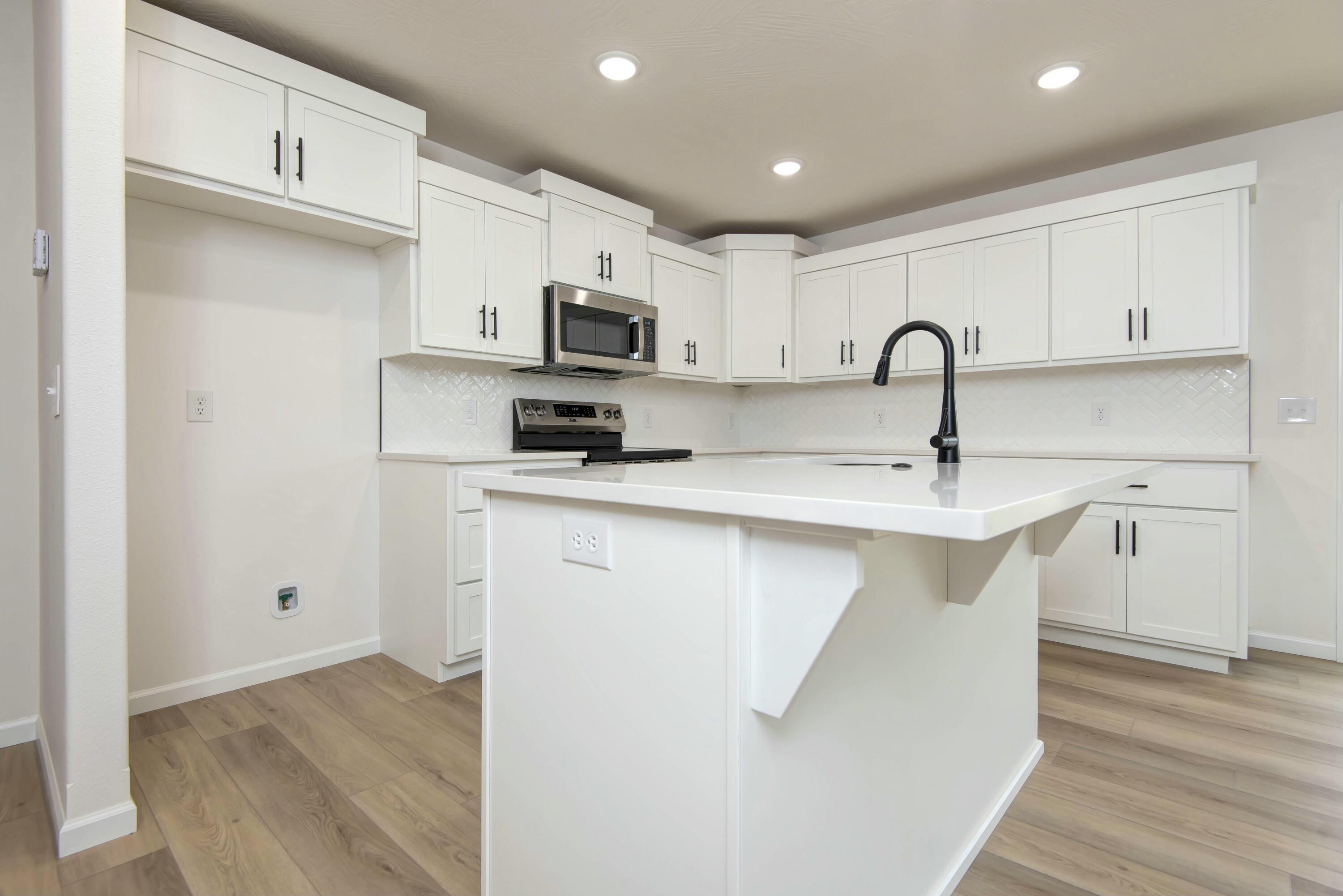 553 Spring Meadow Drive Property Photo 15