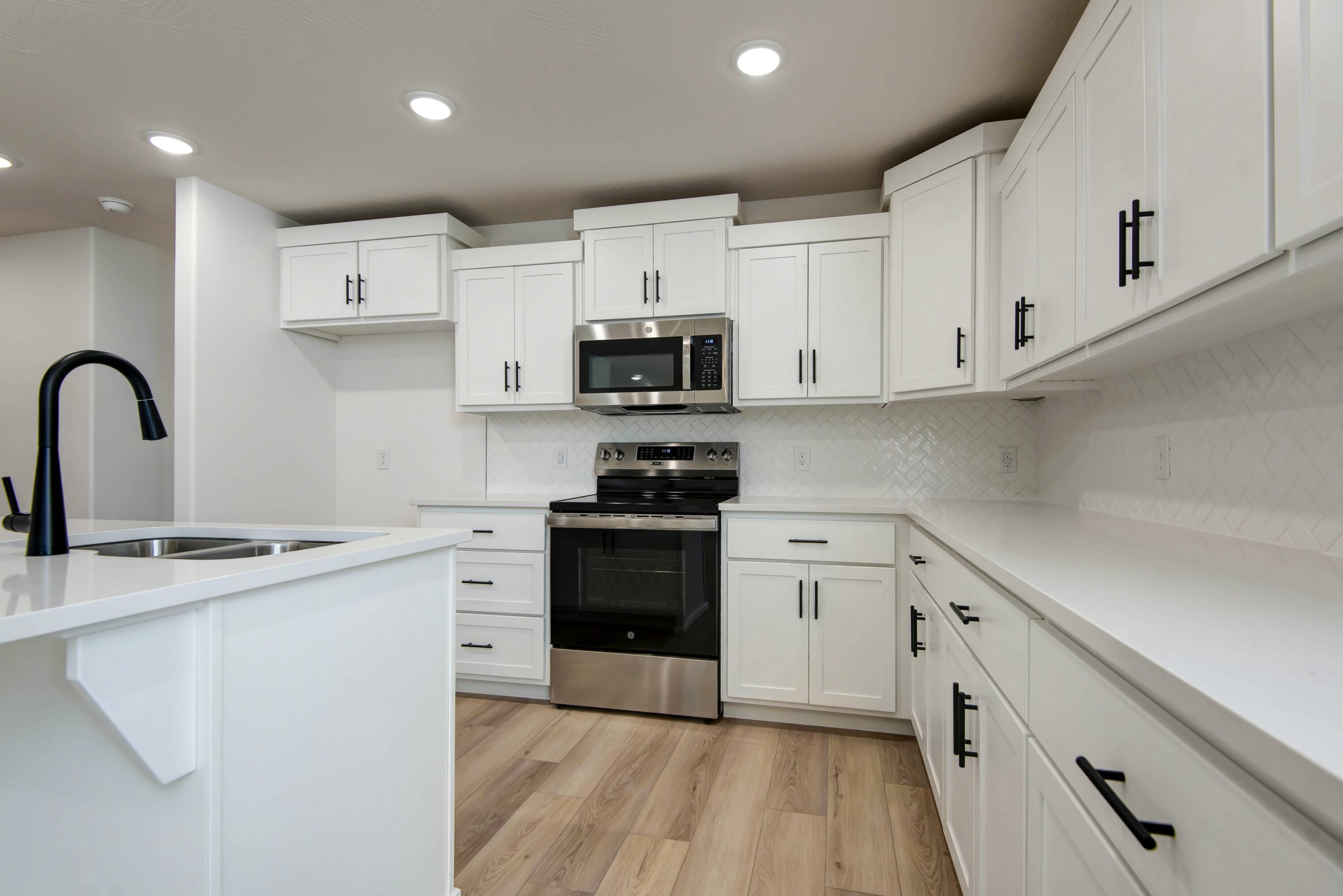 553 Spring Meadow Drive Property Photo 17