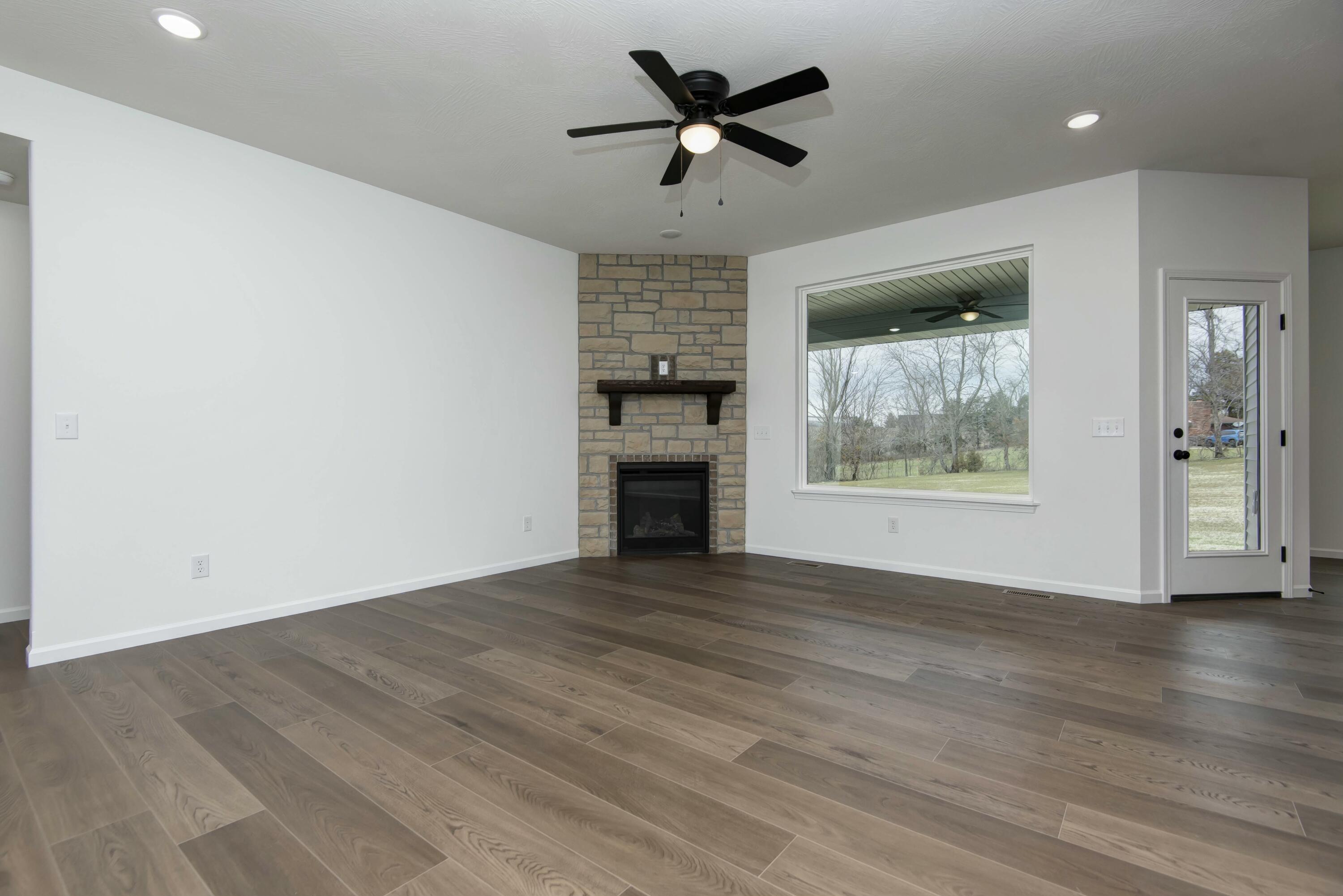 593 Spring Meadow Drive Property Photo 15