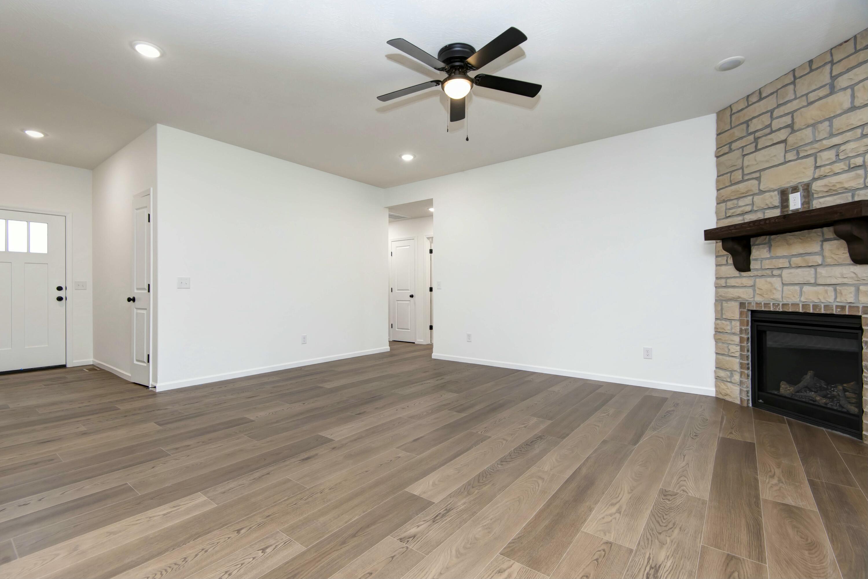 593 Spring Meadow Drive Property Photo 16
