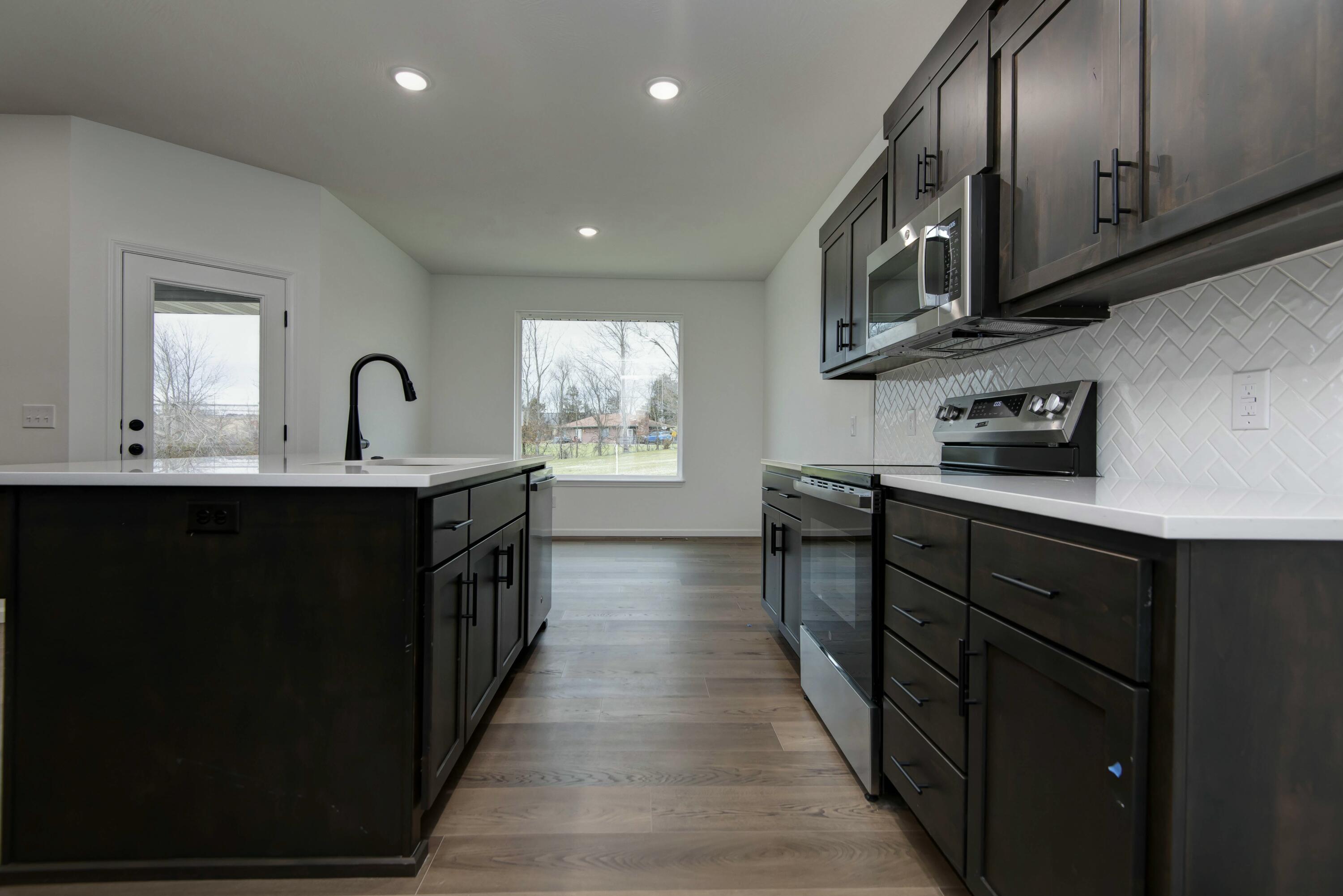 593 Spring Meadow Drive Property Photo 23