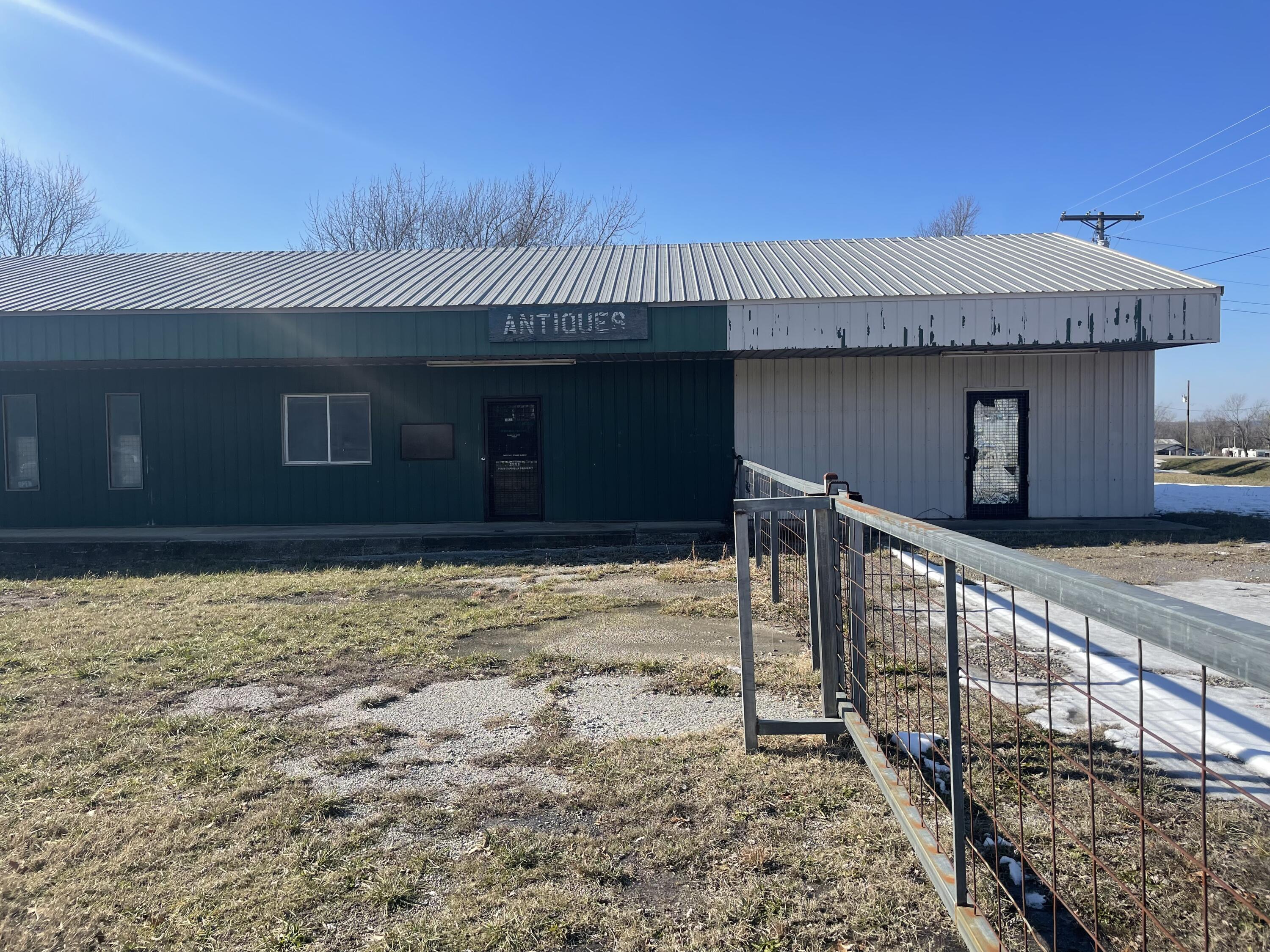 30521 State Highway 37 Property Photo 5