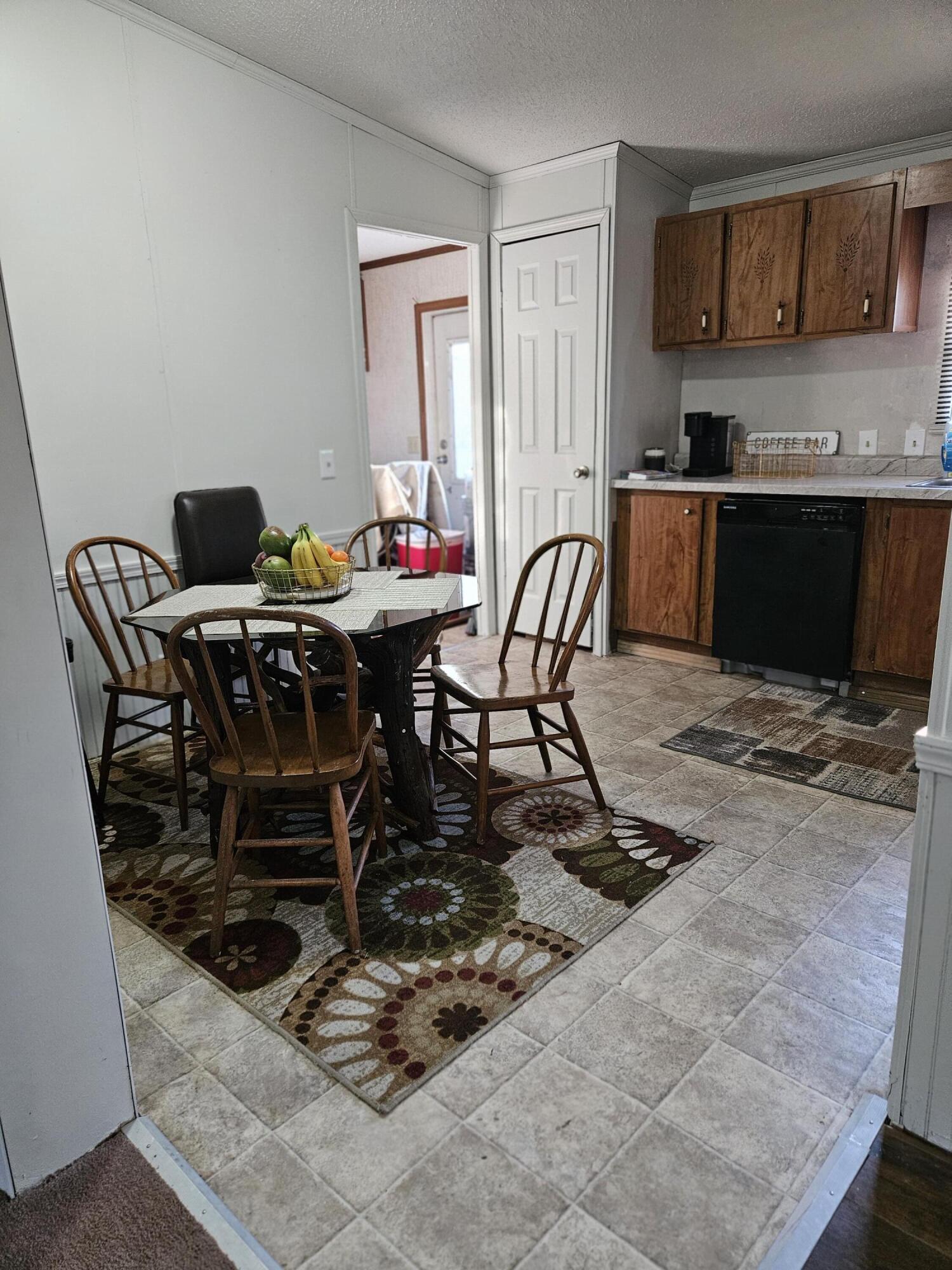 210 Independence Drive Property Photo 3