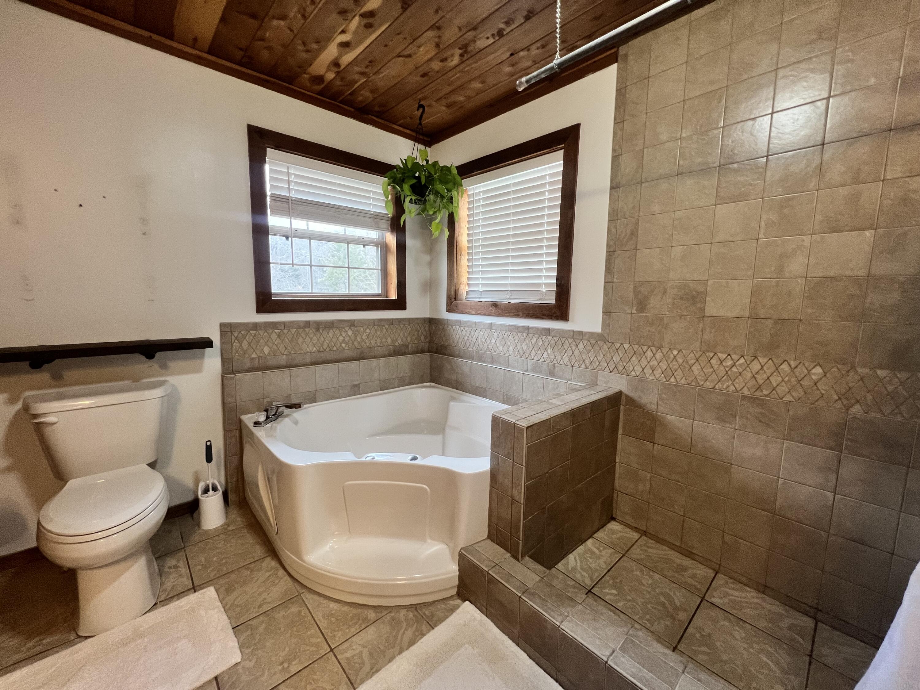 405 Private Road 63-106 Property Photo 16
