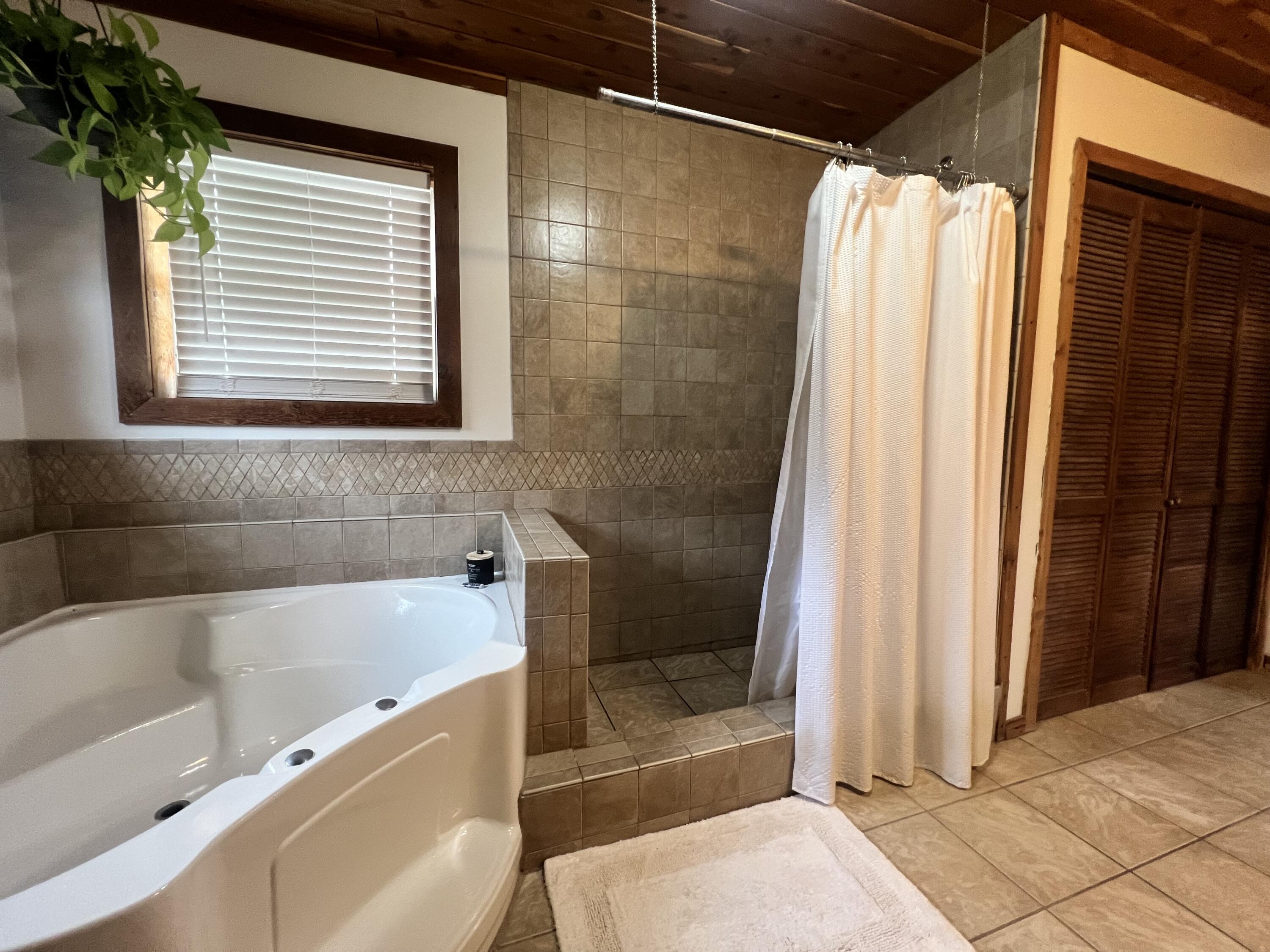 405 Private Road 63-106 Property Photo 18