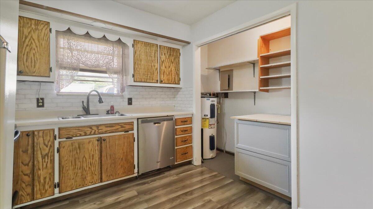 1933 Lynn Drive Property Photo 9