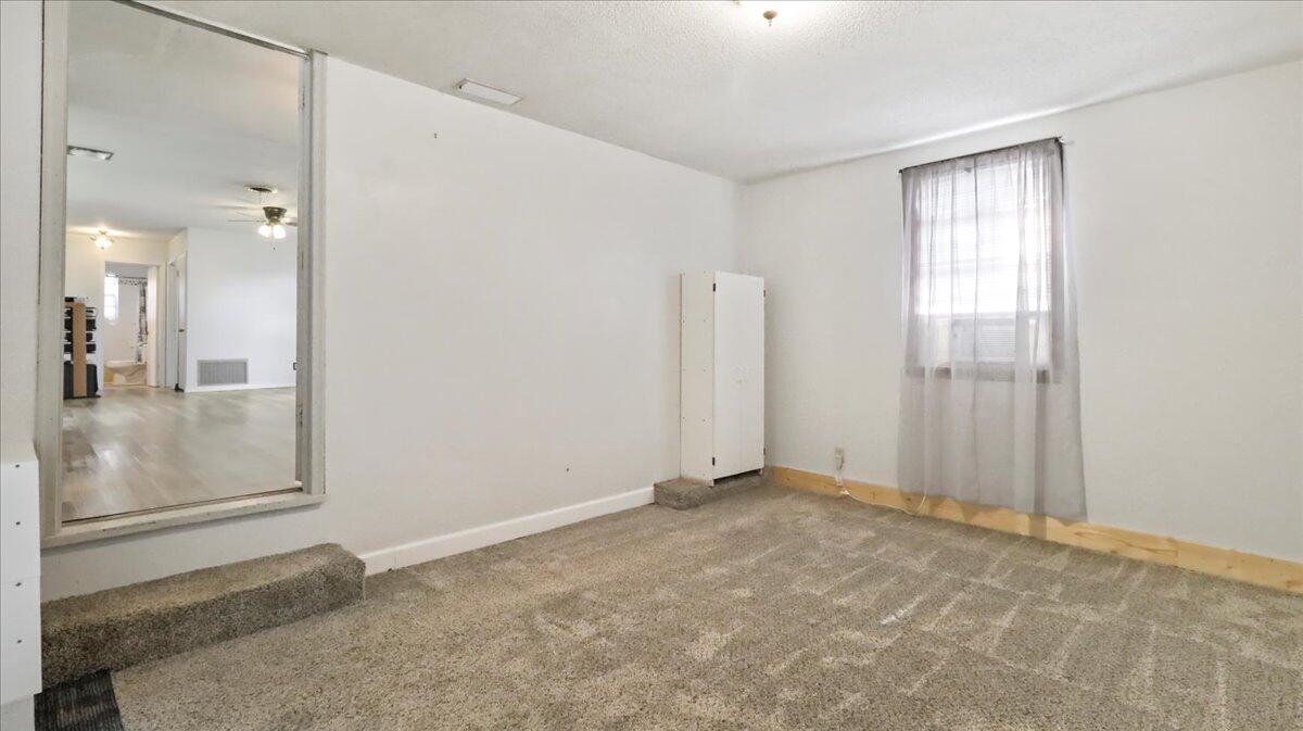 1933 Lynn Drive Property Photo 12