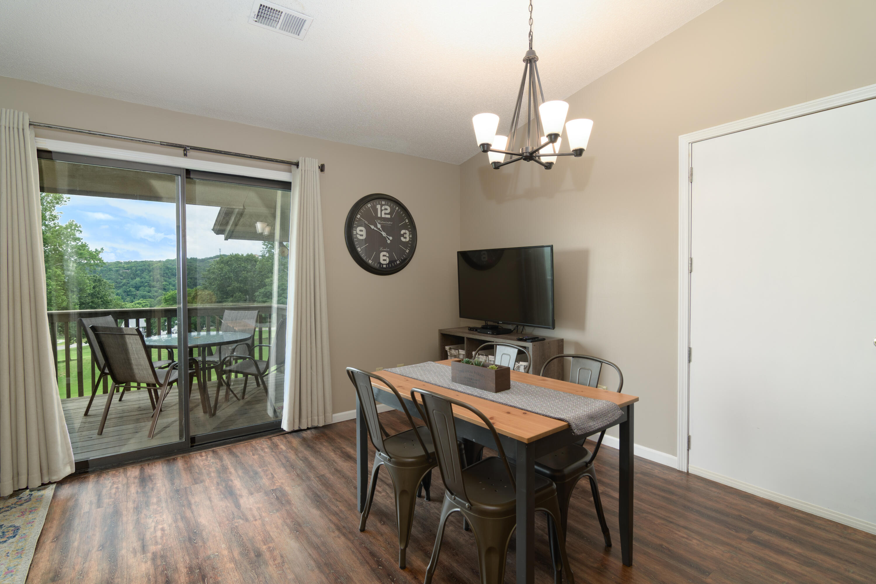 158 Troon Drive Property Photo 8