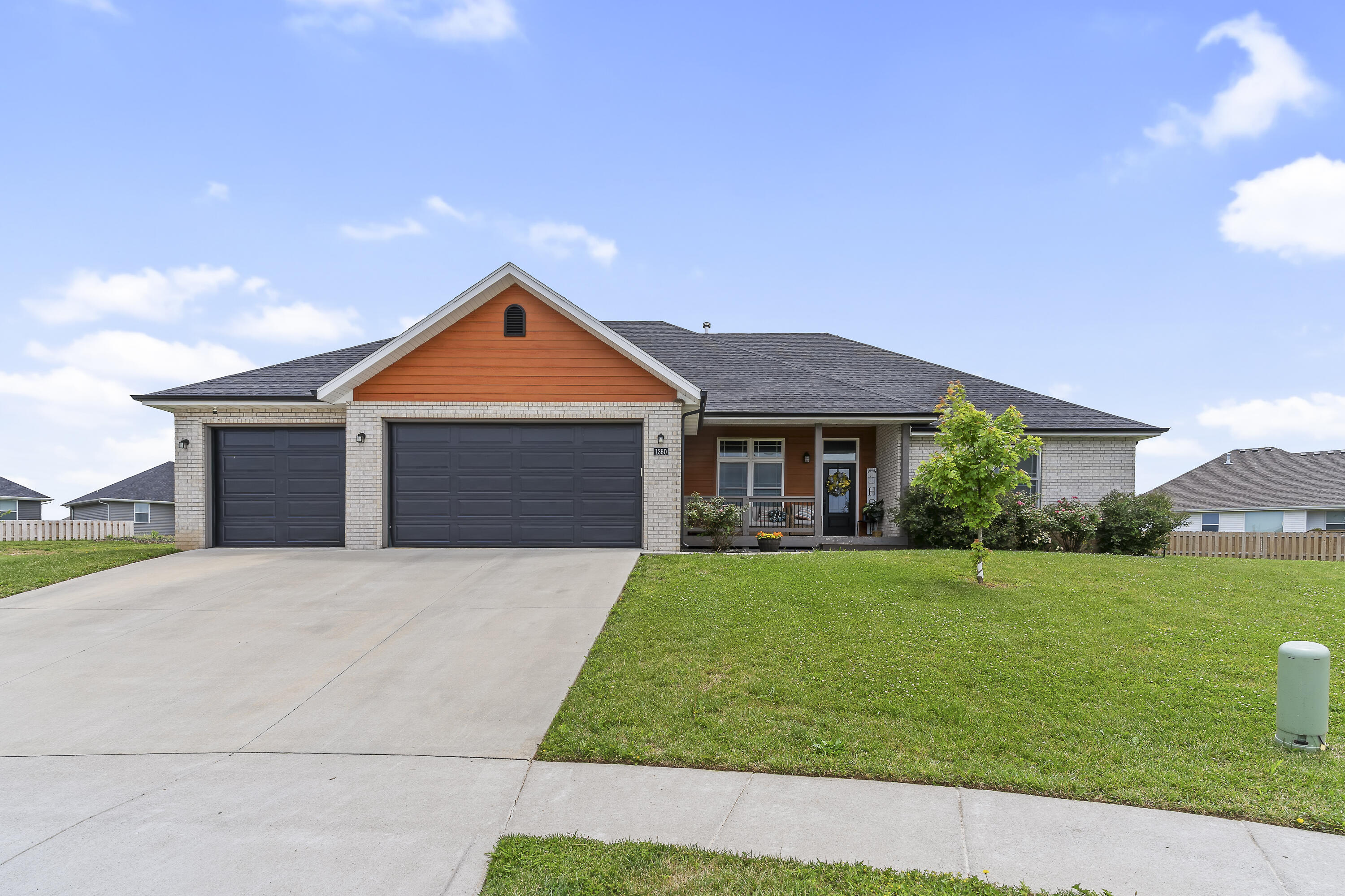 1360 North Rainbow Court Property Photo 2