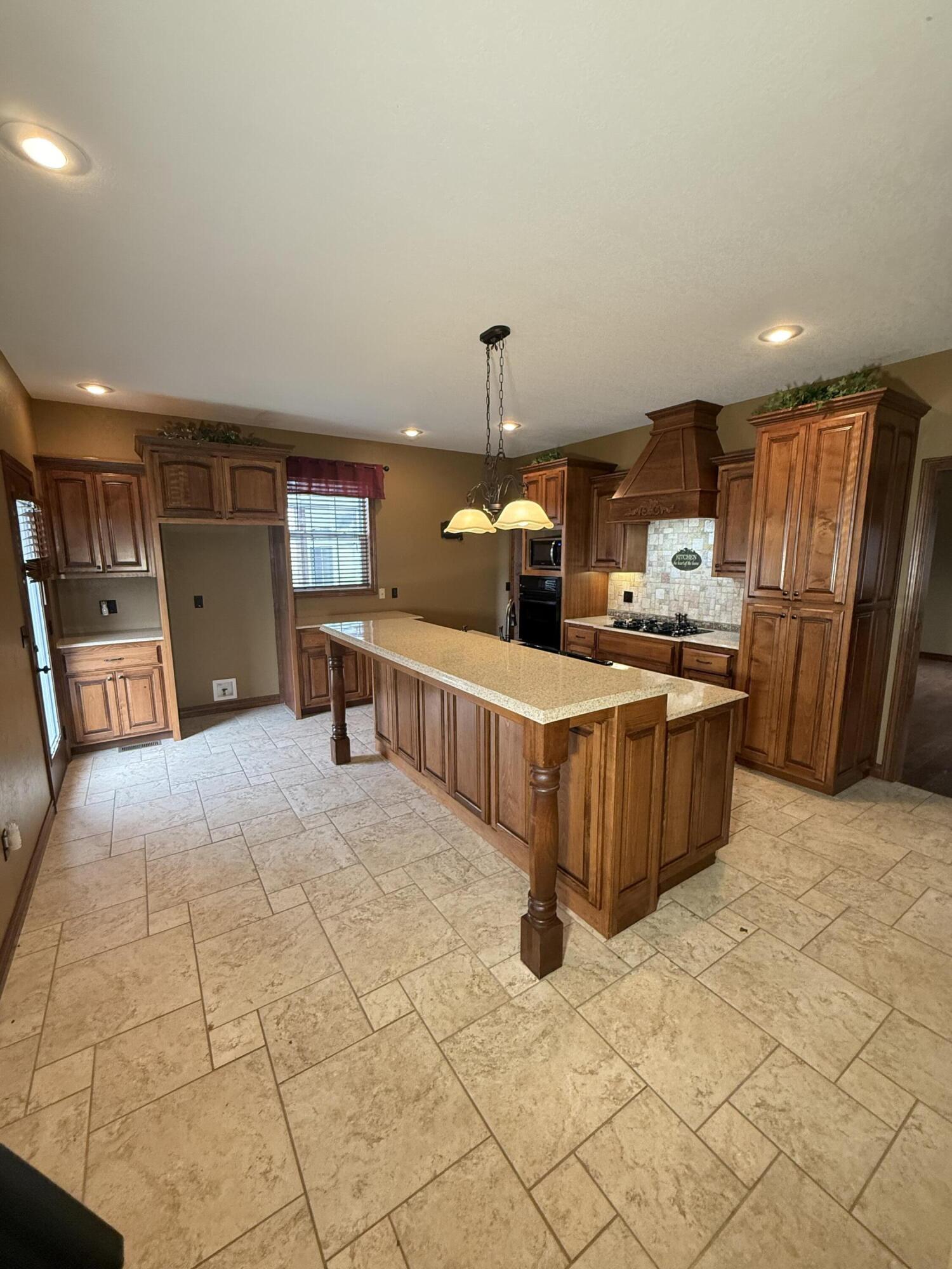 18252 Lawrence 2187 Property Photo 2