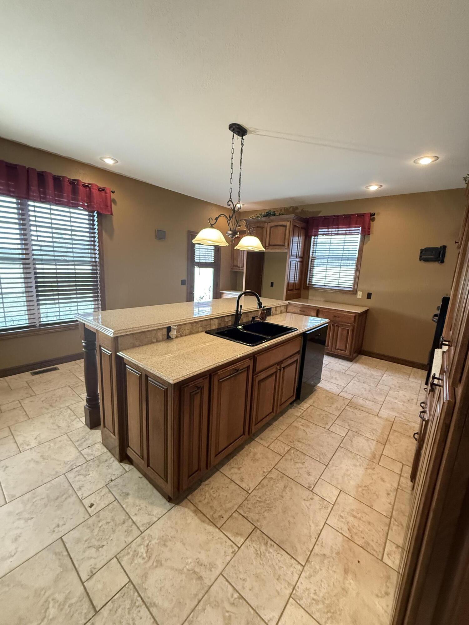 18252 Lawrence 2187 Property Photo 5