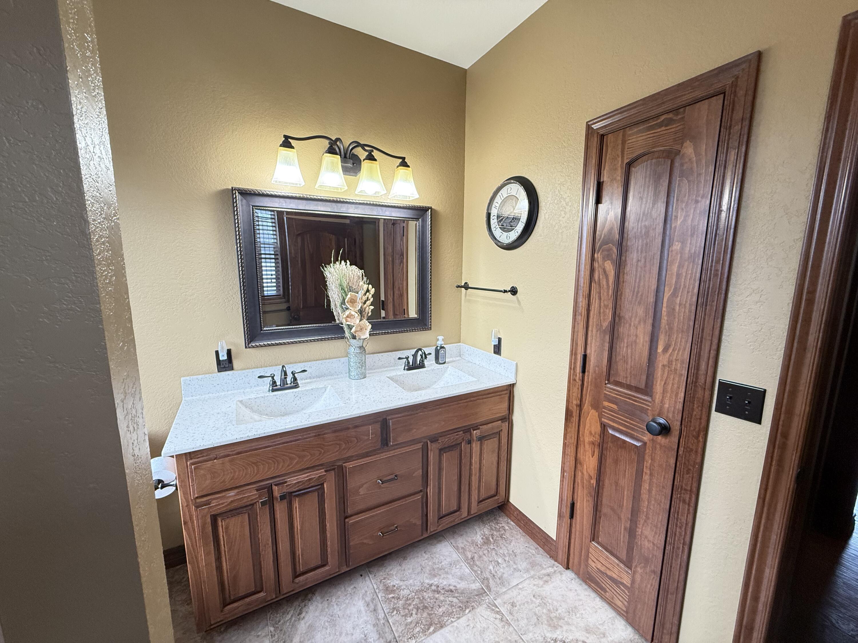 18252 Lawrence 2187 Property Photo 11
