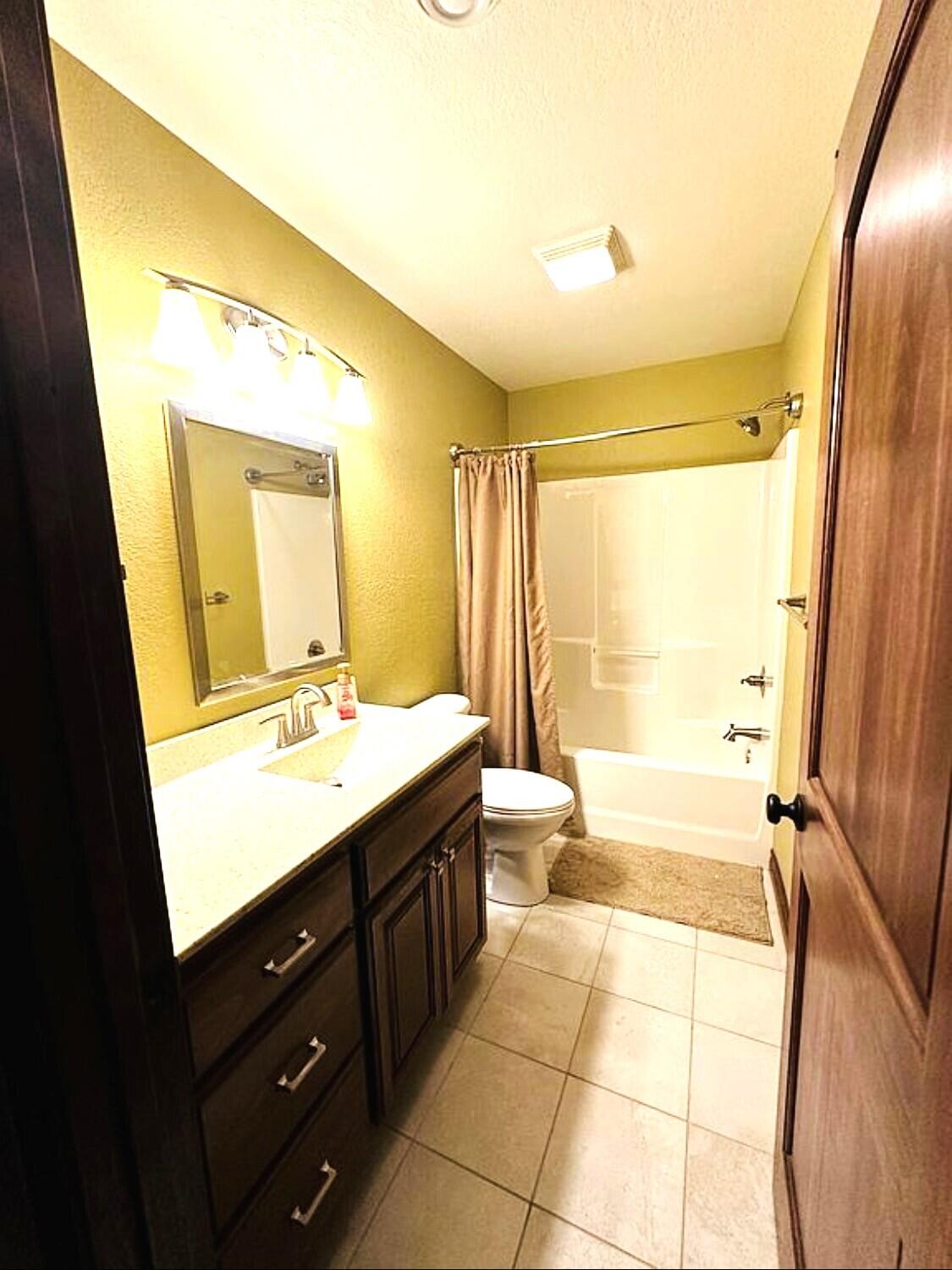 18252 Lawrence 2187 Property Photo 23