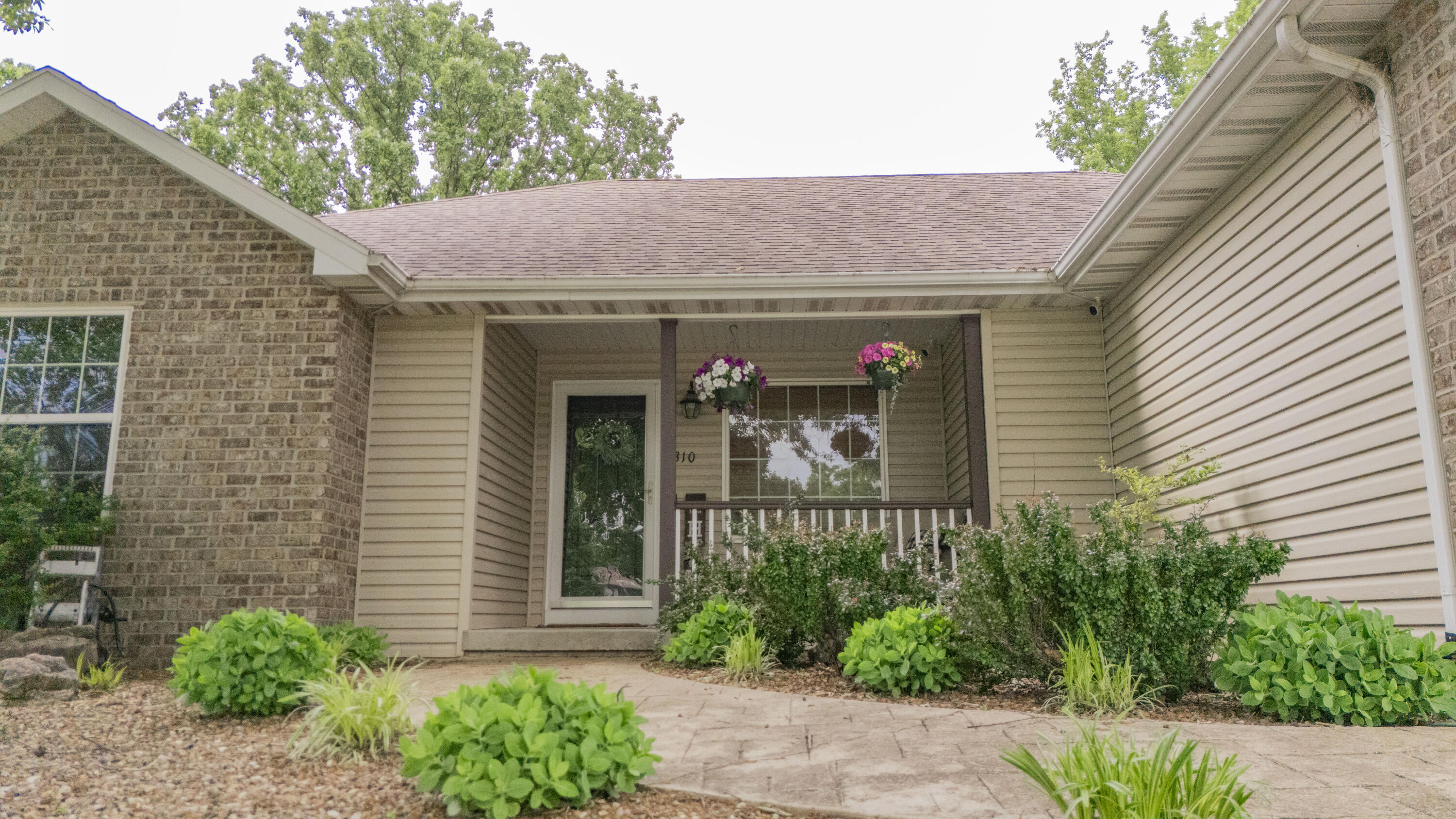 310 West Vern Avenue Property Photo 2