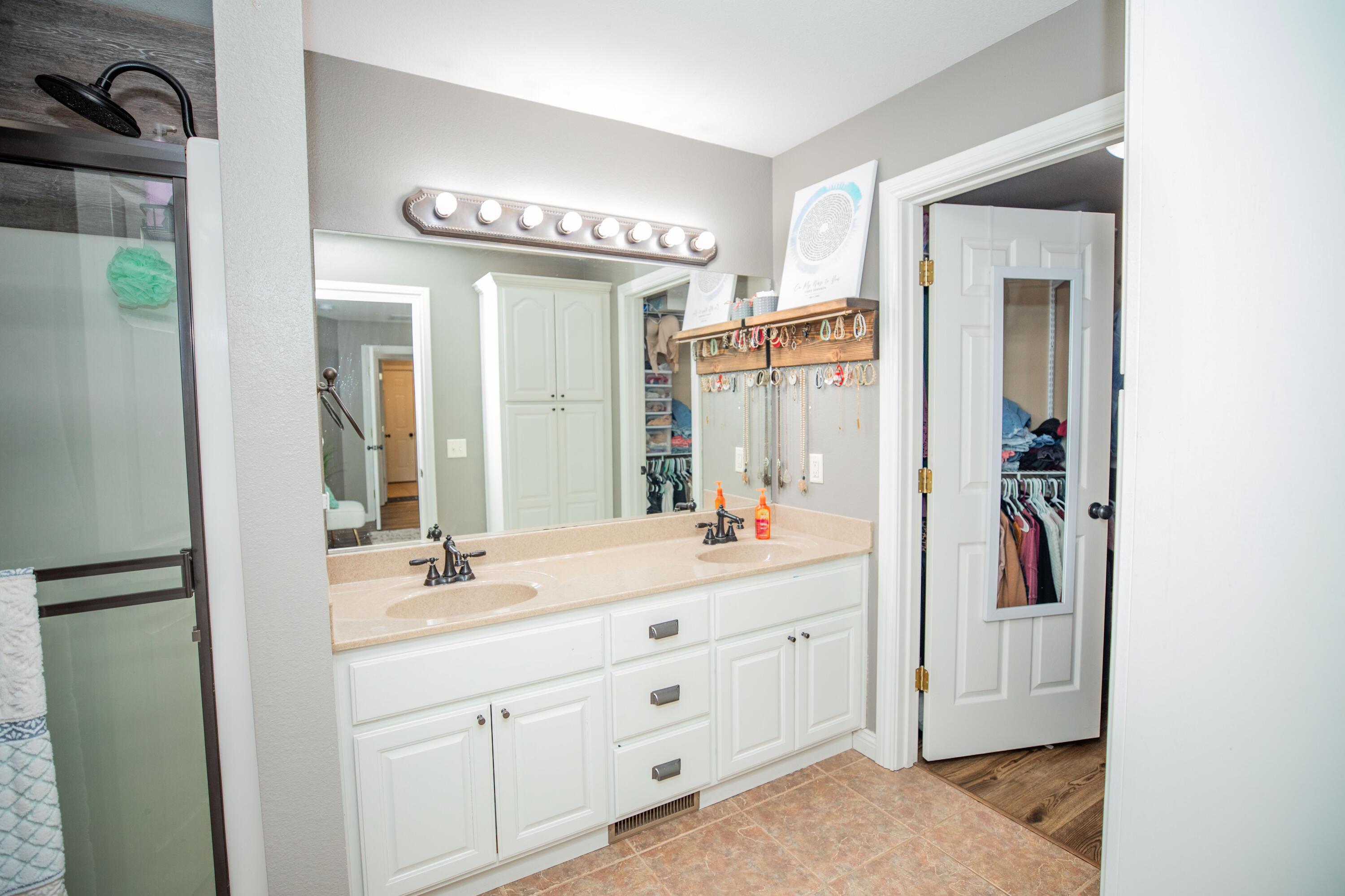 310 West Vern Avenue Property Photo 14