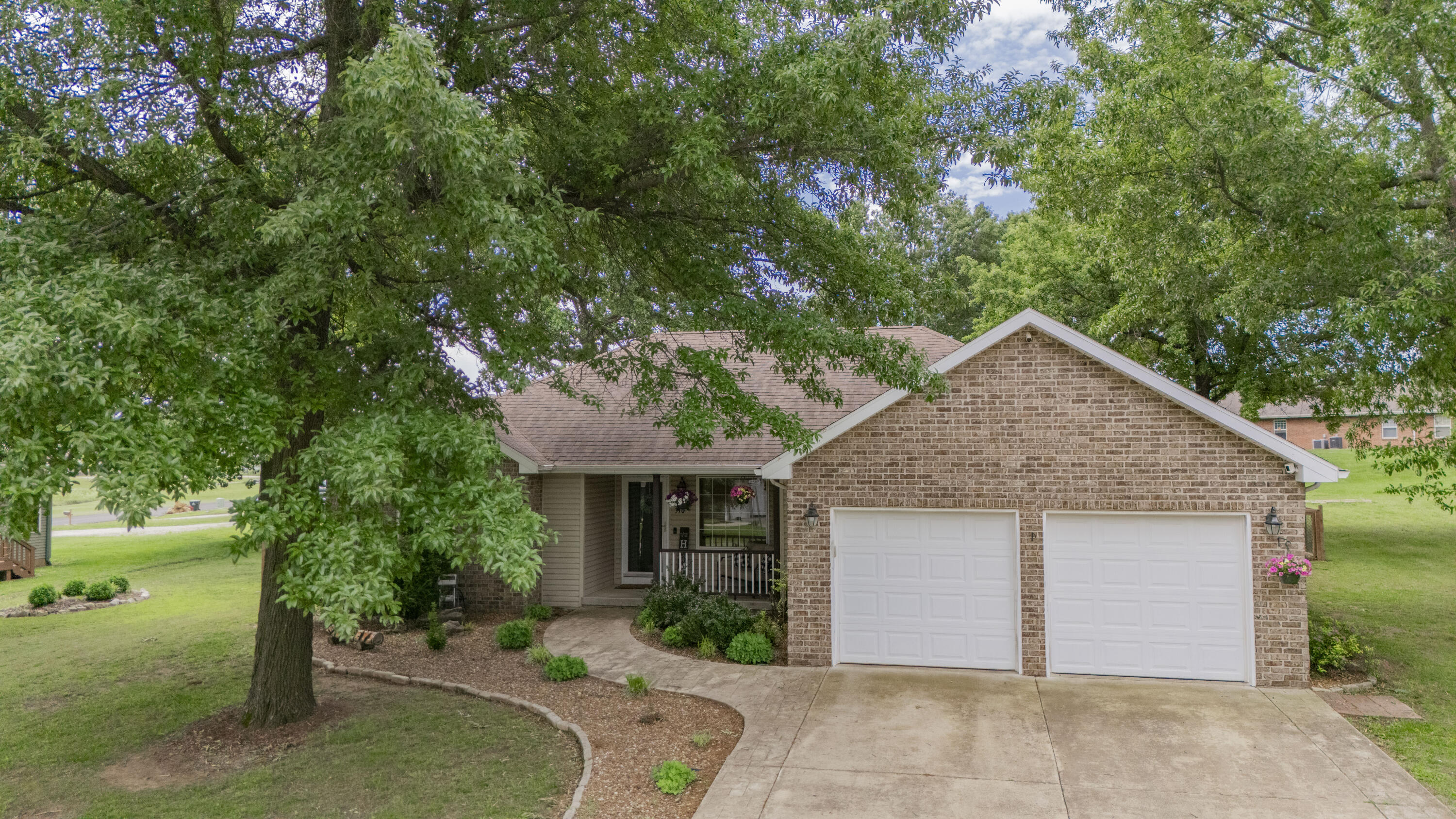 310 West Vern Avenue Property Photo 44