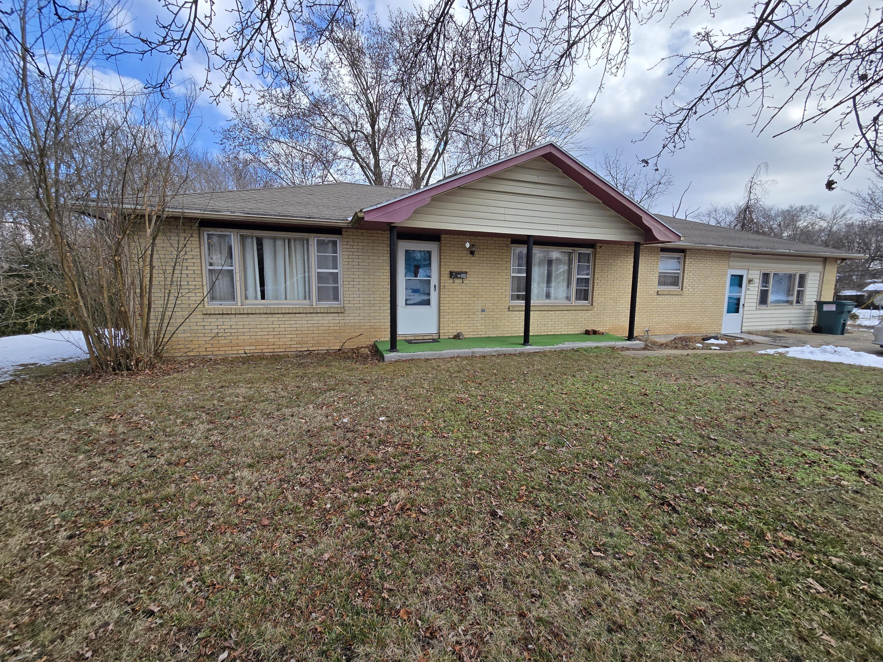 308 North Albany Avenue Property Photo 1