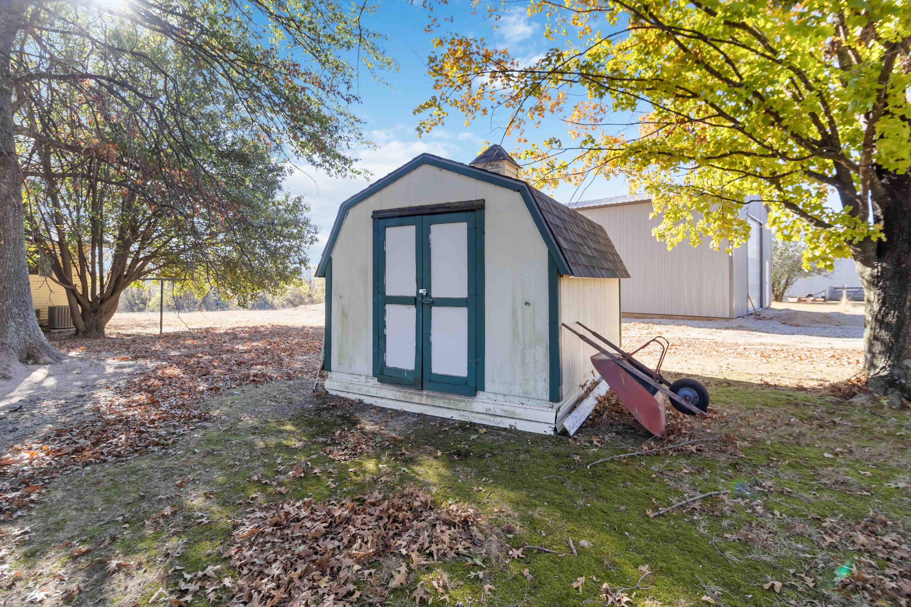 7893 Farm Road 2240 Property Photo 20
