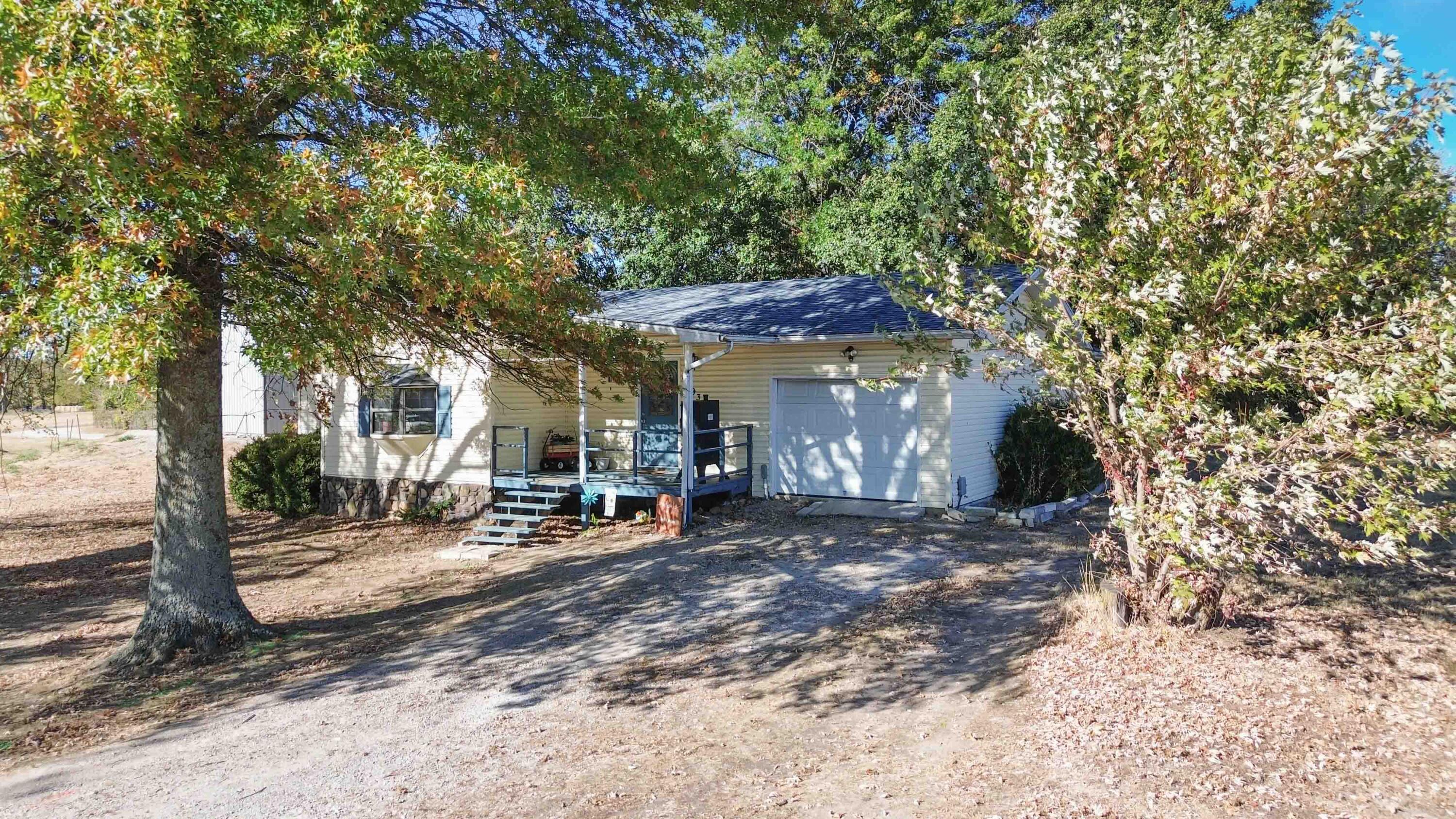 7893 Farm Road 2240 Property Photo 23