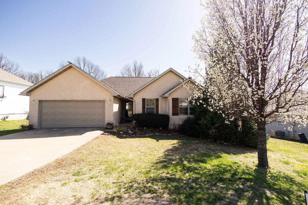 184 Crestwood Drive Property Photo 1