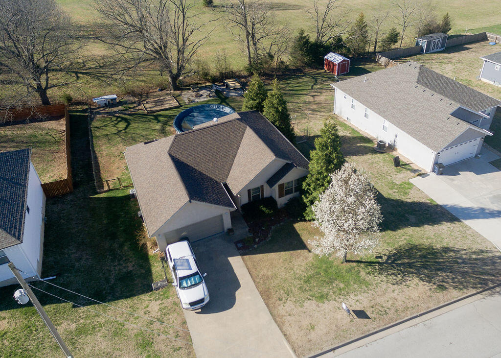 184 Crestwood Drive Property Photo 2