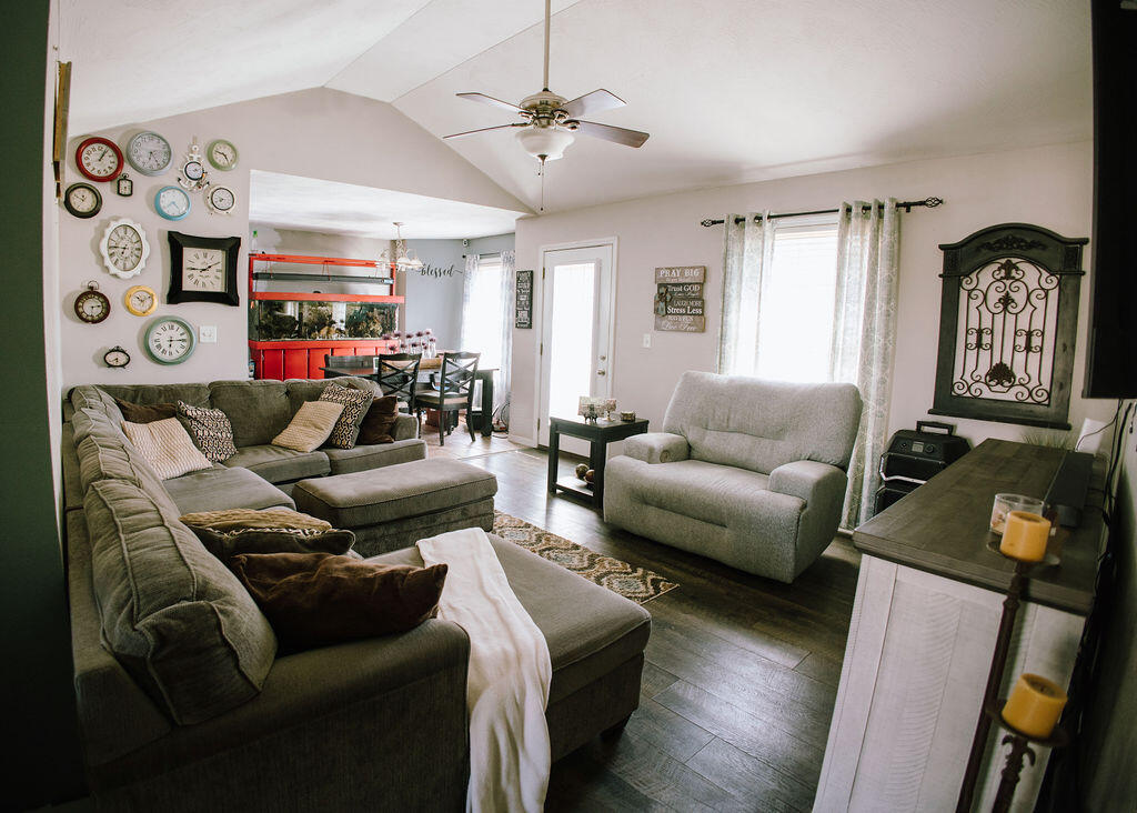 184 Crestwood Drive Property Photo 4