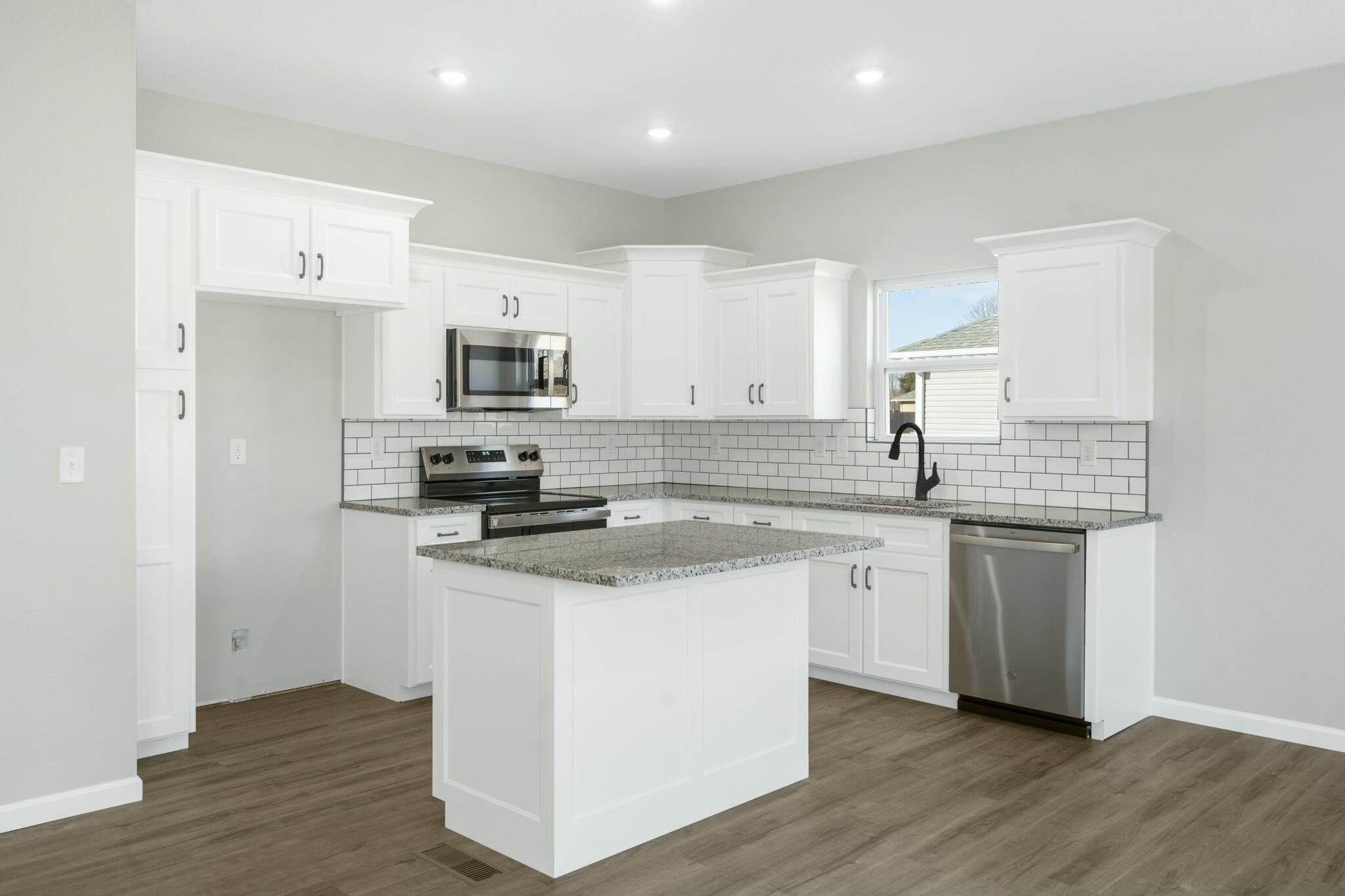 1600 West Brook Street Property Photo 9
