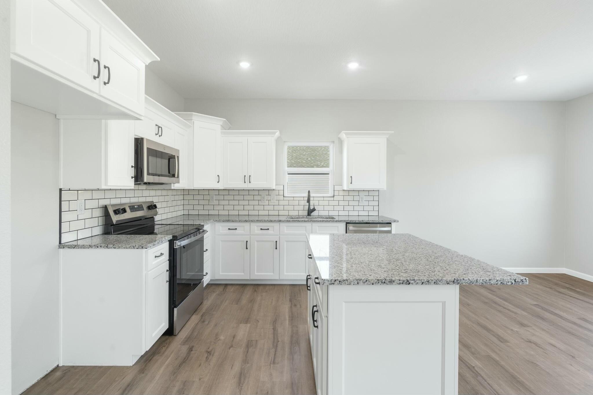 1600 West Brook Street Property Photo 10