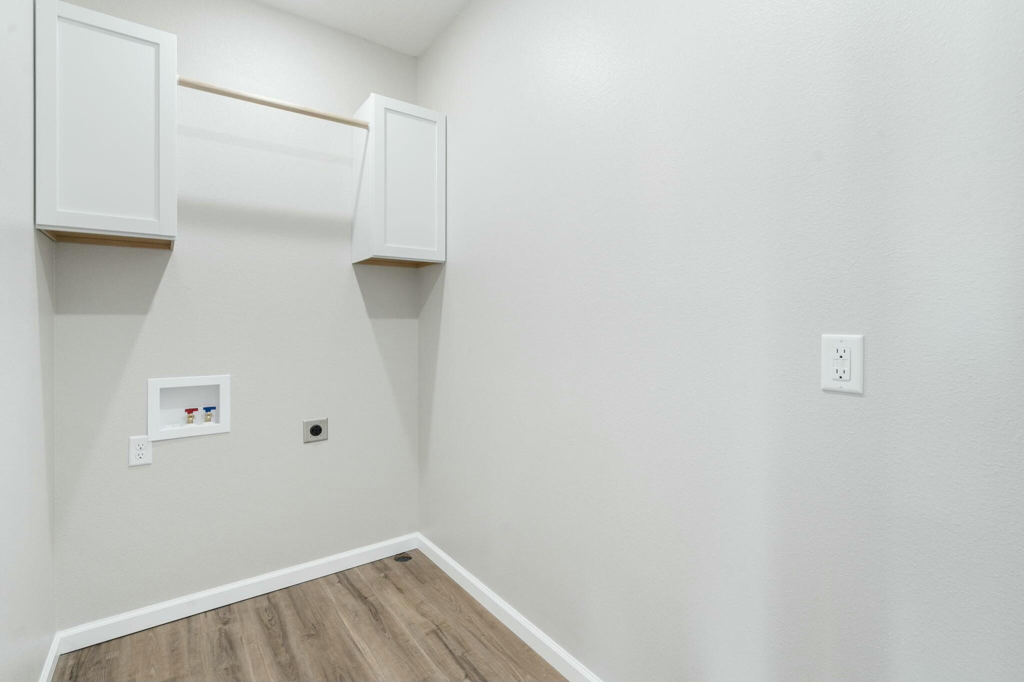 1600 West Brook Street Property Photo 14