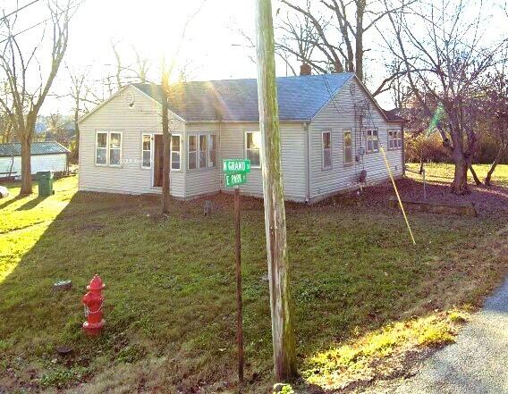 415 North Grand Street Property Photo 1