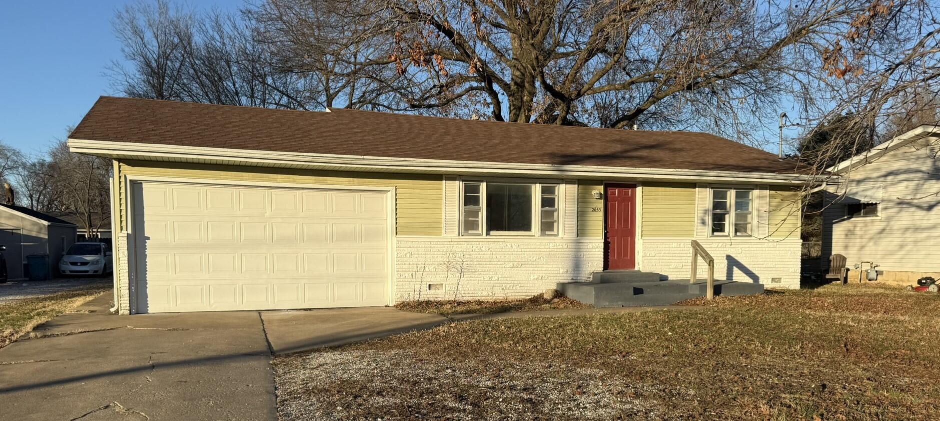 2653 East Division Street Property Photo