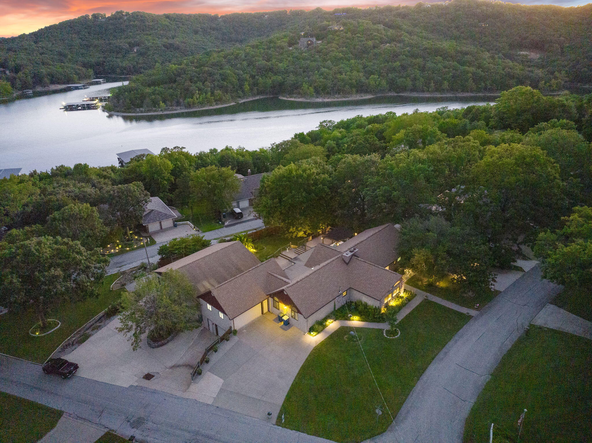 6 Bridgeview Drive Property Photo 2