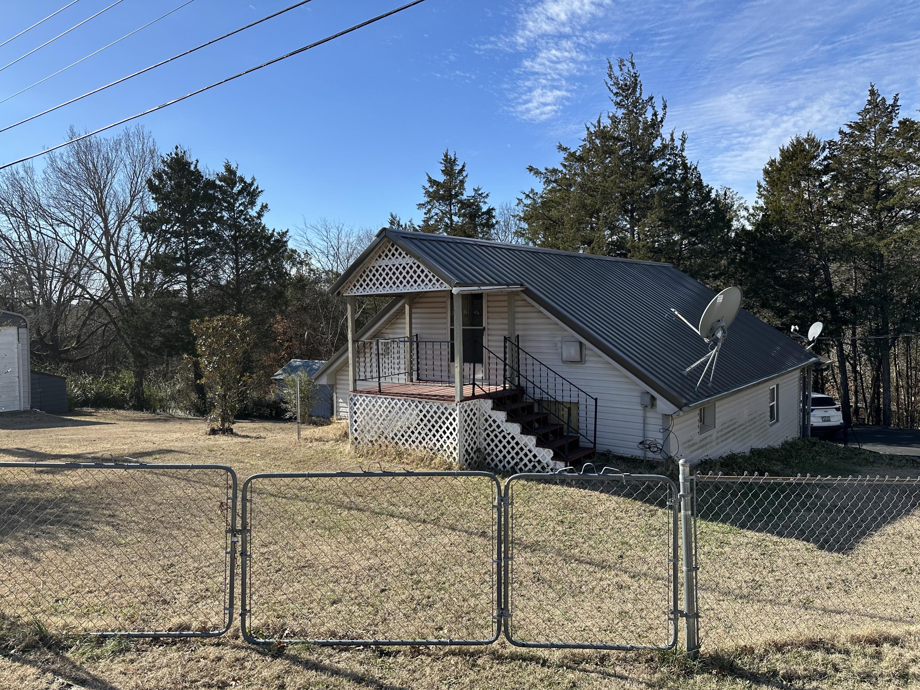 121 Lillian Road Property Photo 2