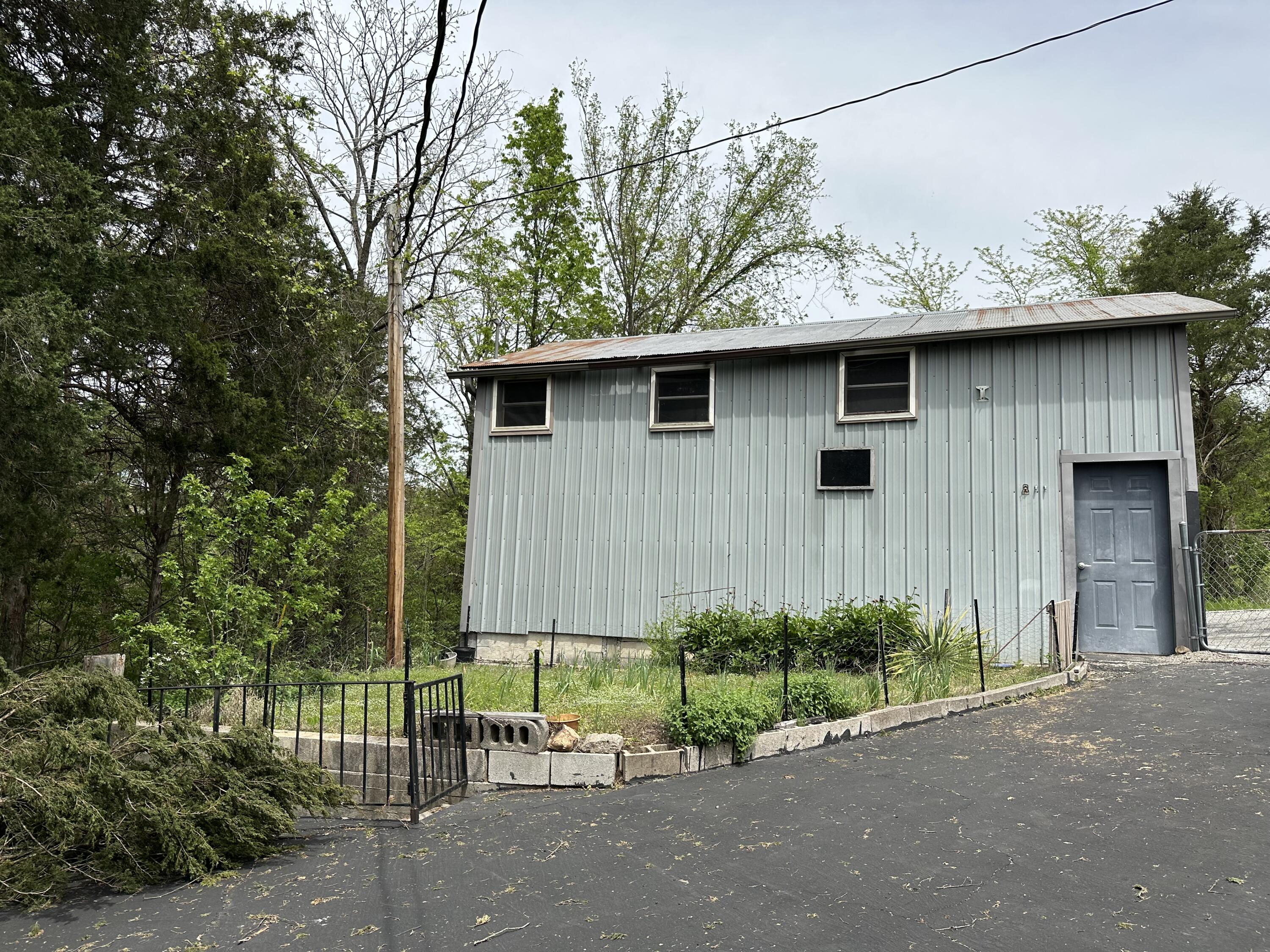 121 Lillian Road Property Photo 5