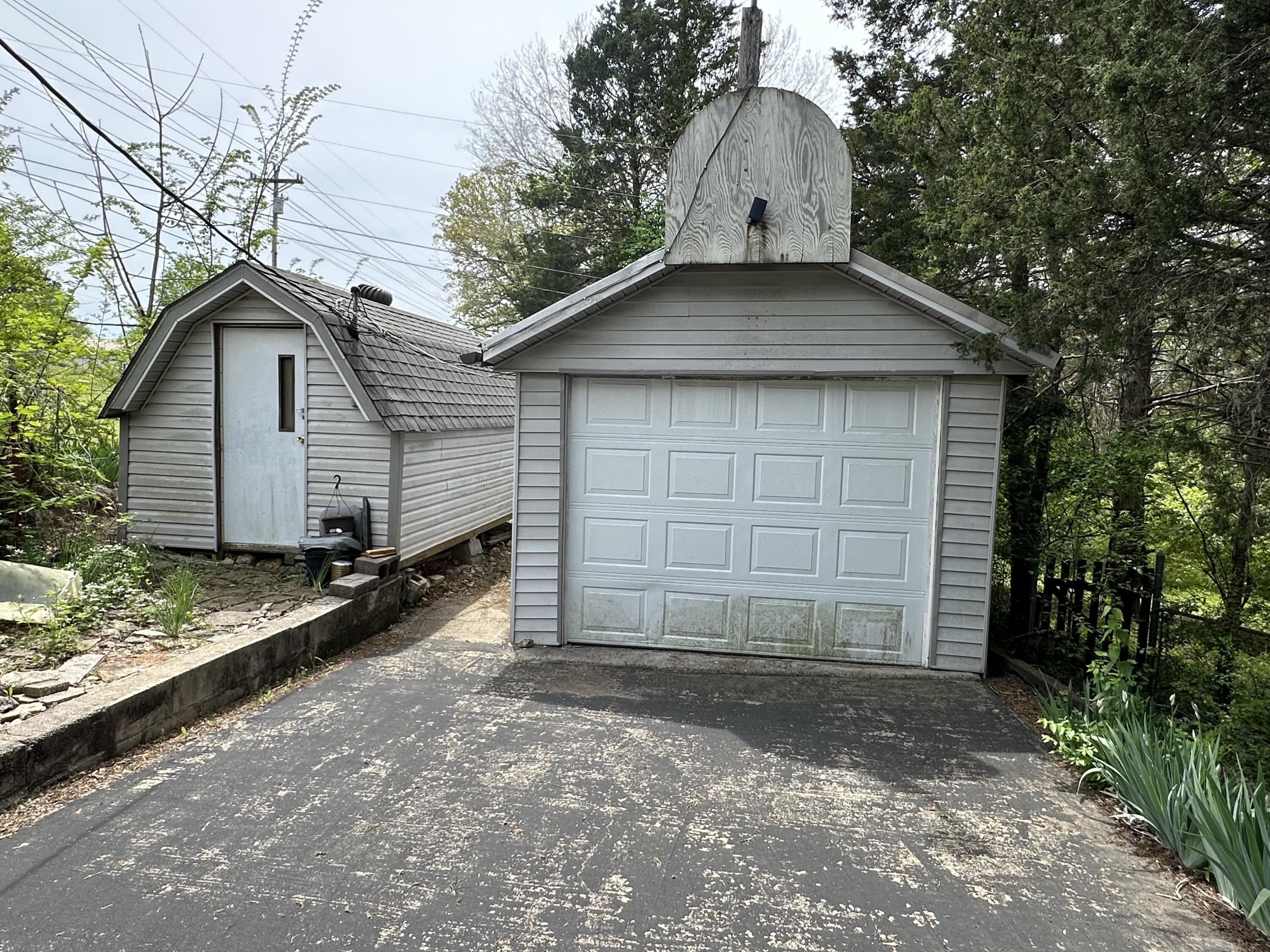 121 Lillian Road Property Photo 6